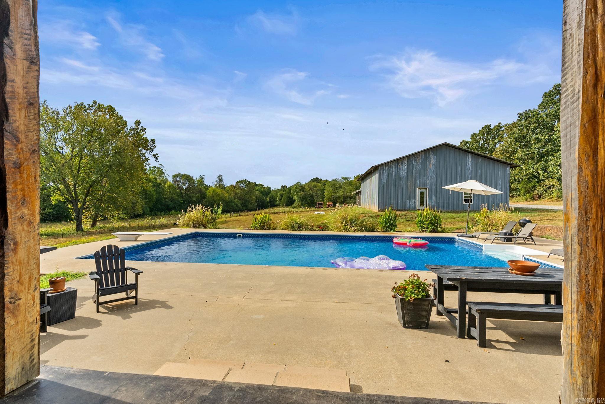 1431 Red Hill  Mt. Vernon, AR