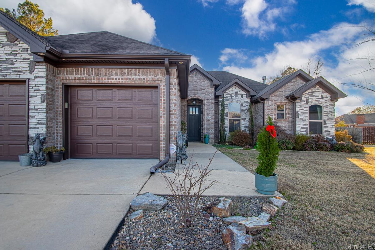 2713 Johnswood Village Drive Bryant, AR 72022
