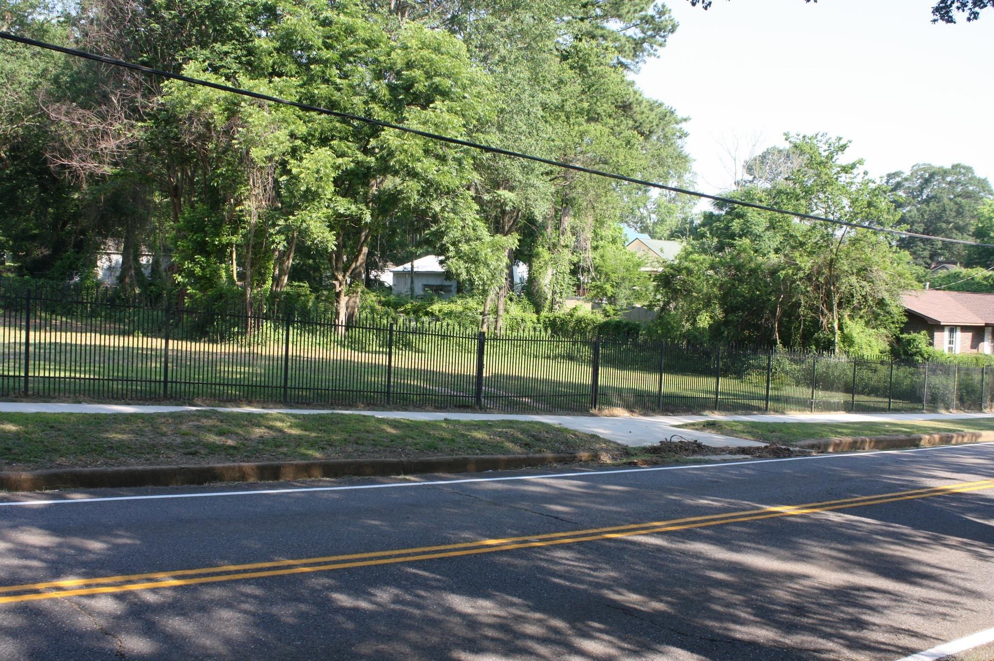 303 N 4th  Nashville, AR