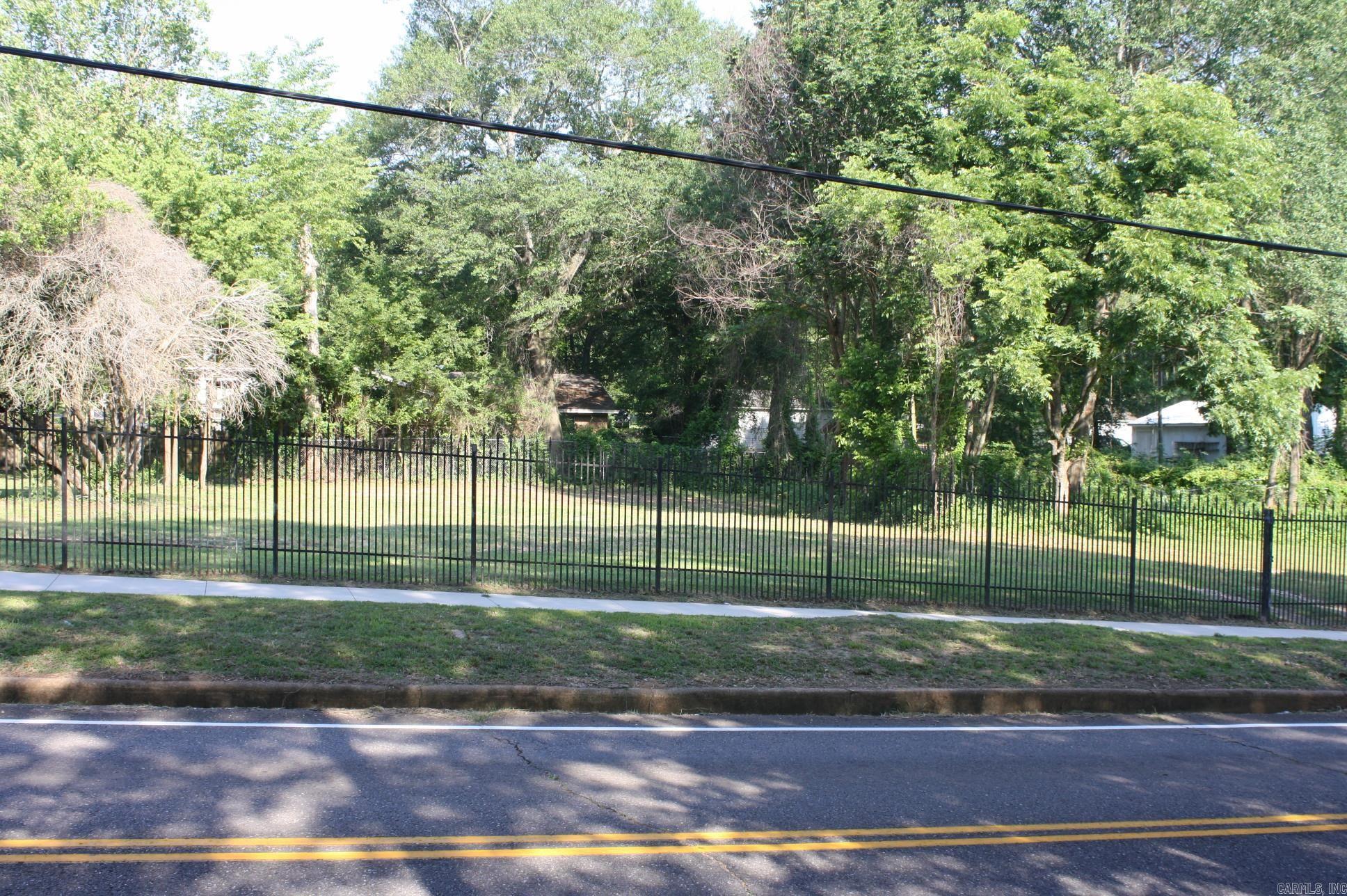 303 N 4th  Nashville, AR