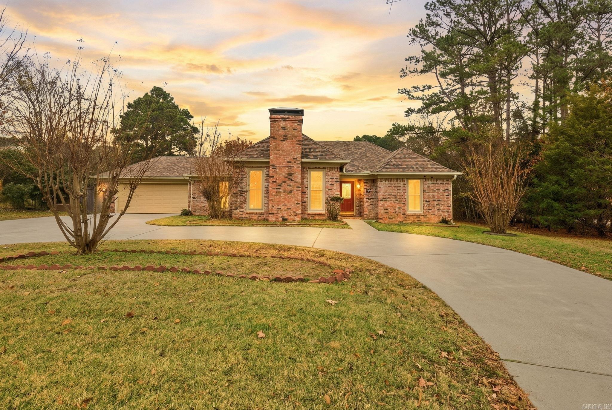 24 Winona Dr  Maumelle, AR