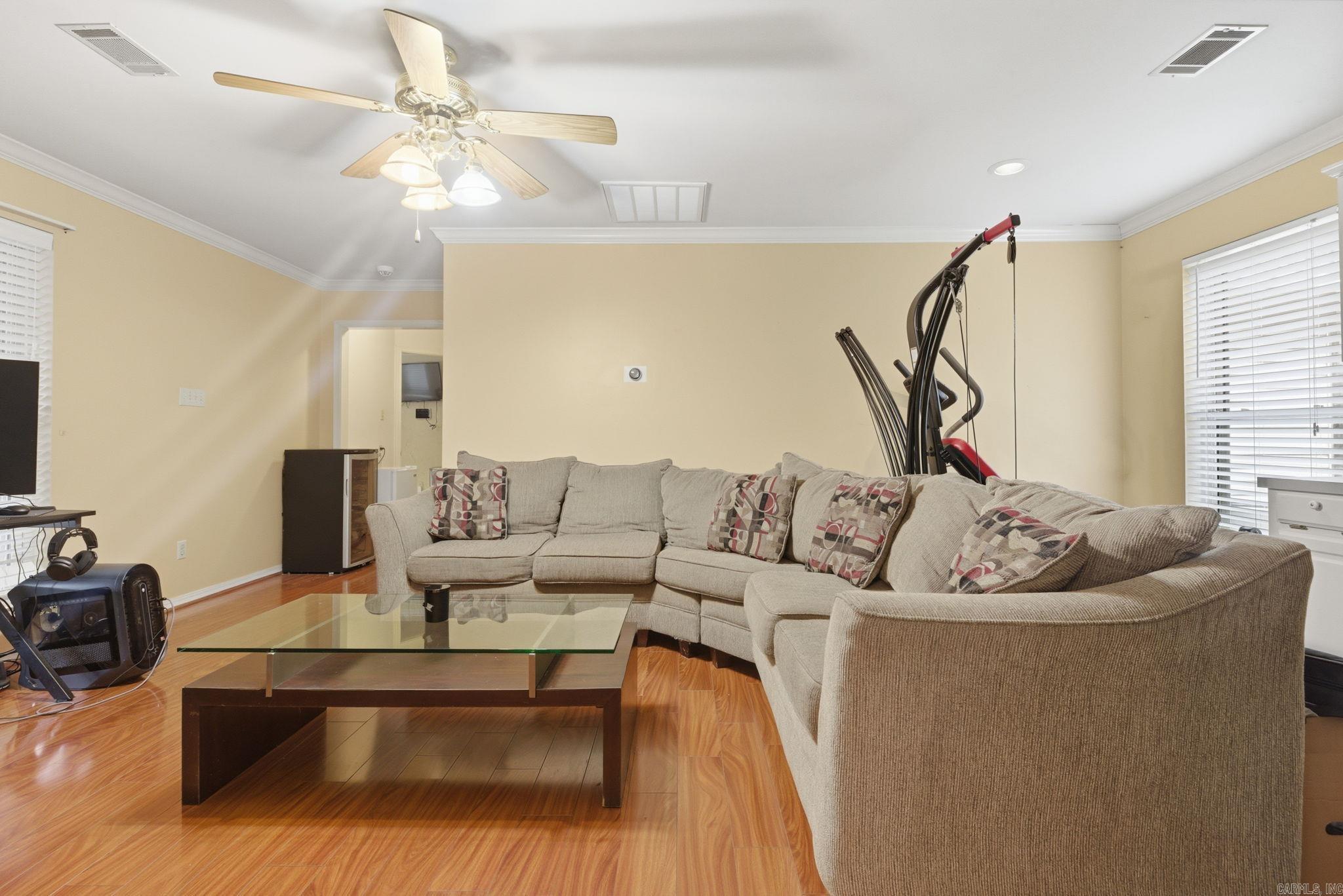 24 Winona Dr  Maumelle, AR