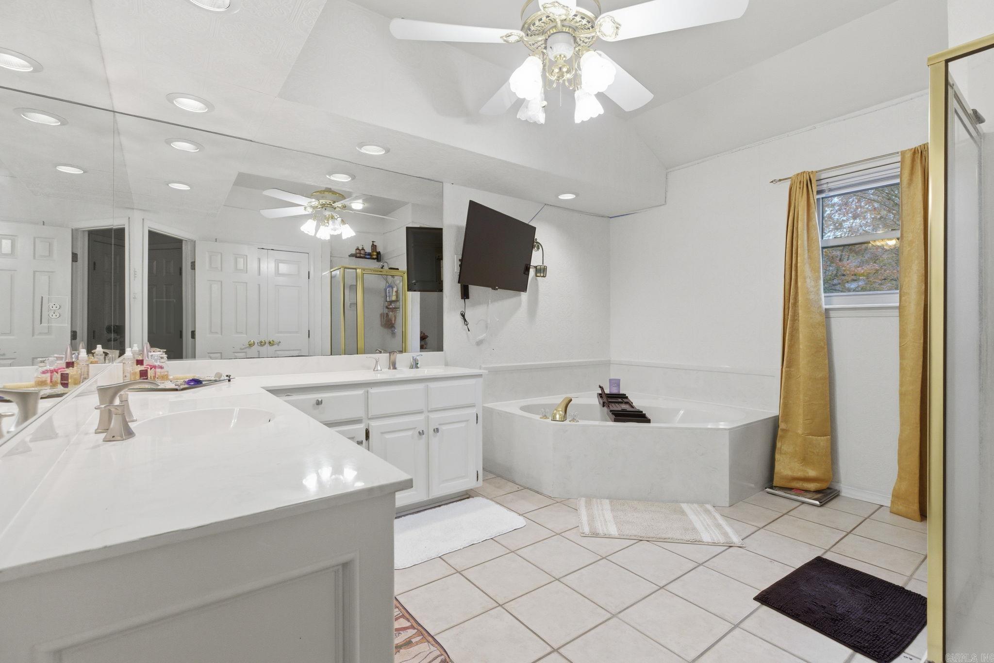 24 Winona Dr  Maumelle, AR