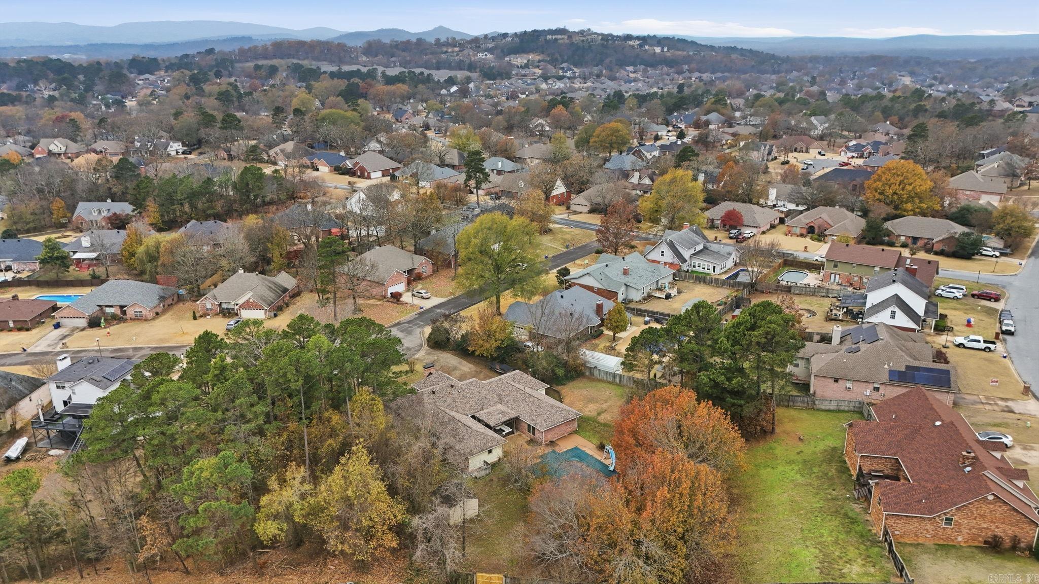 24 Winona Dr  Maumelle, AR