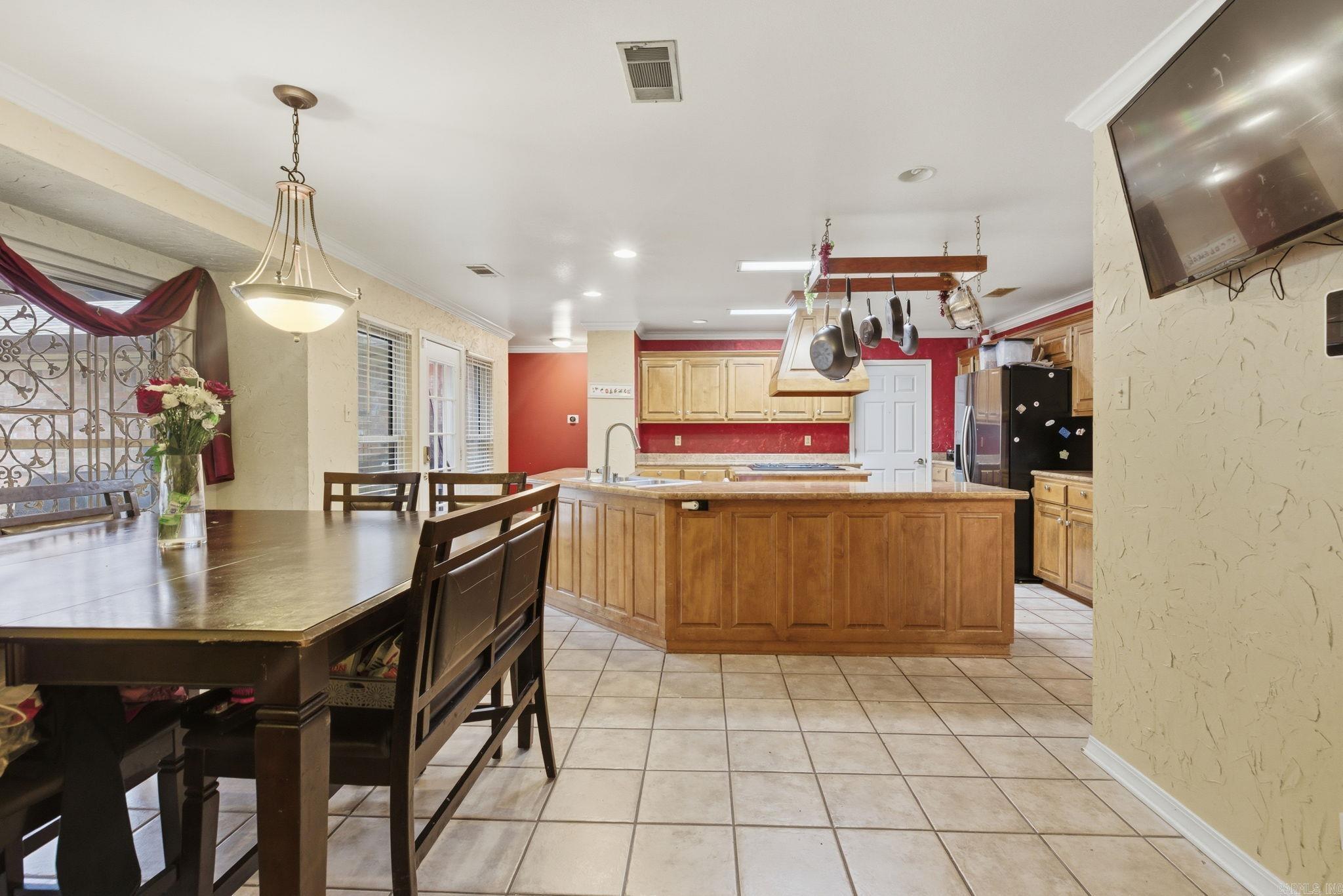 24 Winona Dr  Maumelle, AR