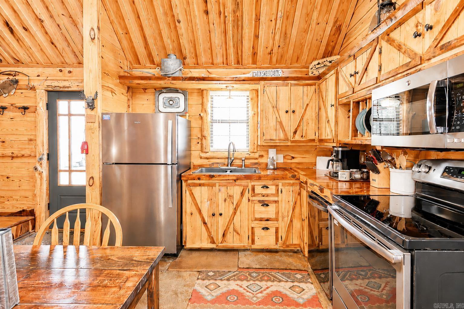 70 Three Pines  Norman, AR