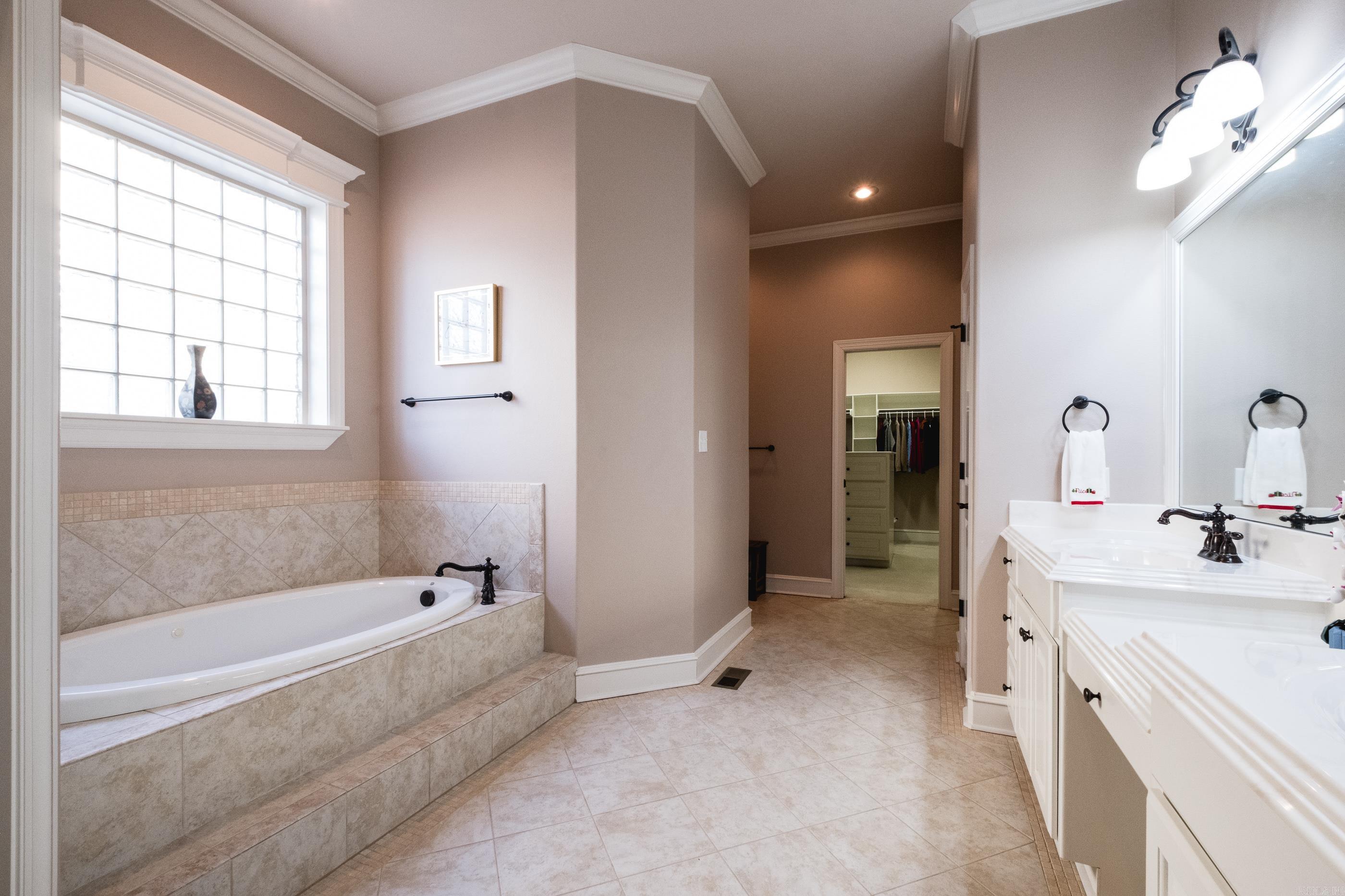 26 Alton Ln Little Rock, AR 72211