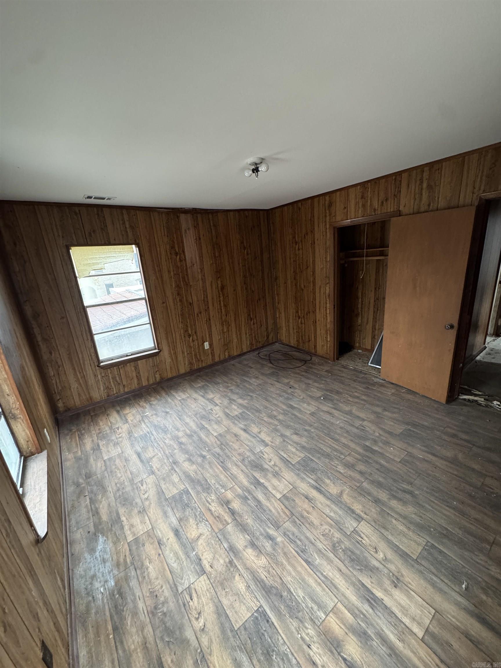 1872 S Gaines  Little Rock, AR