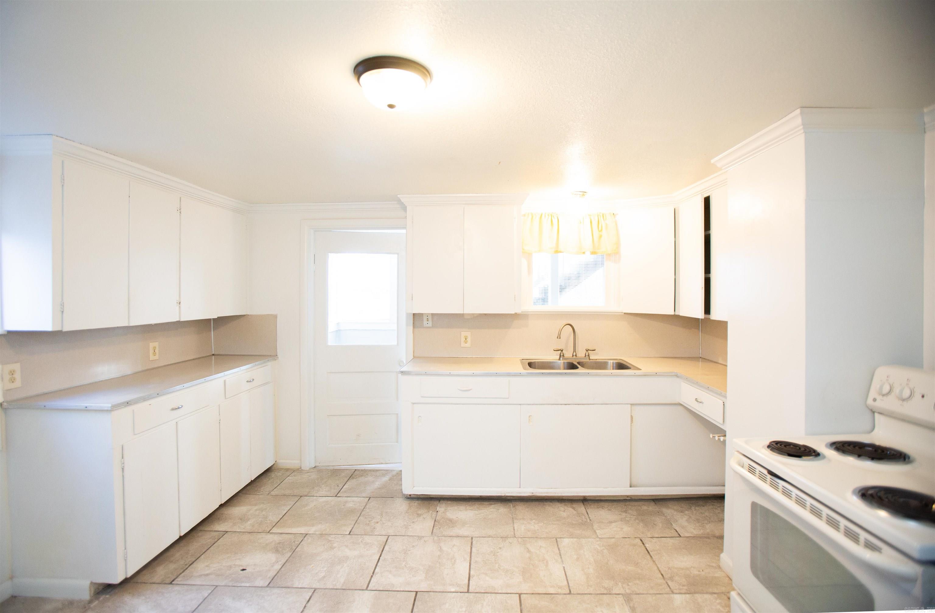 3709 W 12th  Little Rock, AR