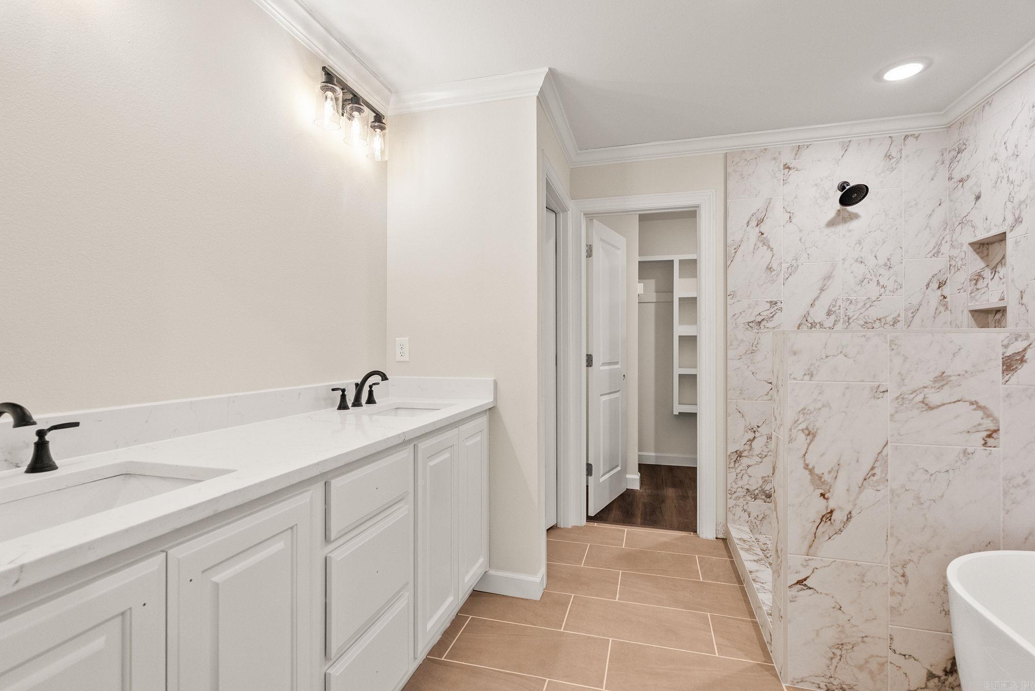 71 Corniche Cove  Maumelle, AR