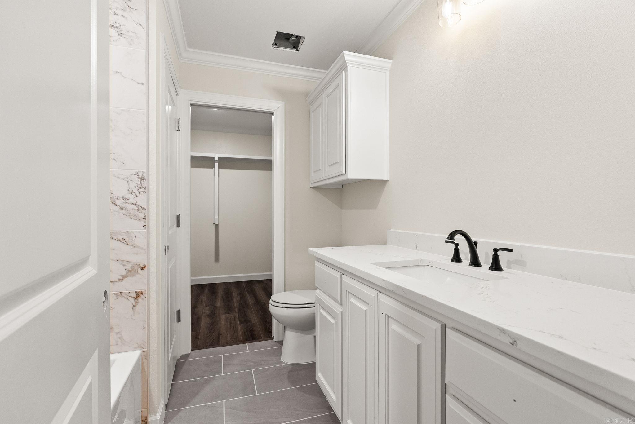 71 Corniche Cove  Maumelle, AR