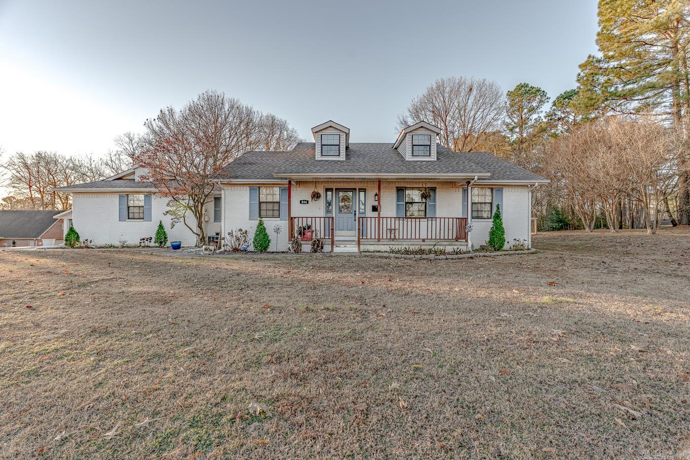 806 W Mueller St Paragould, AR 72450