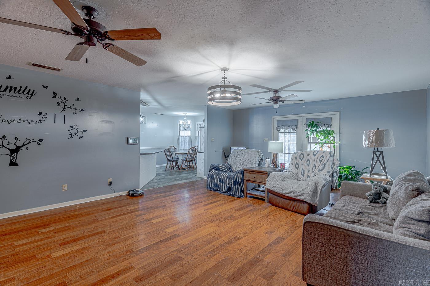 806 W Mueller St Paragould, AR 72450