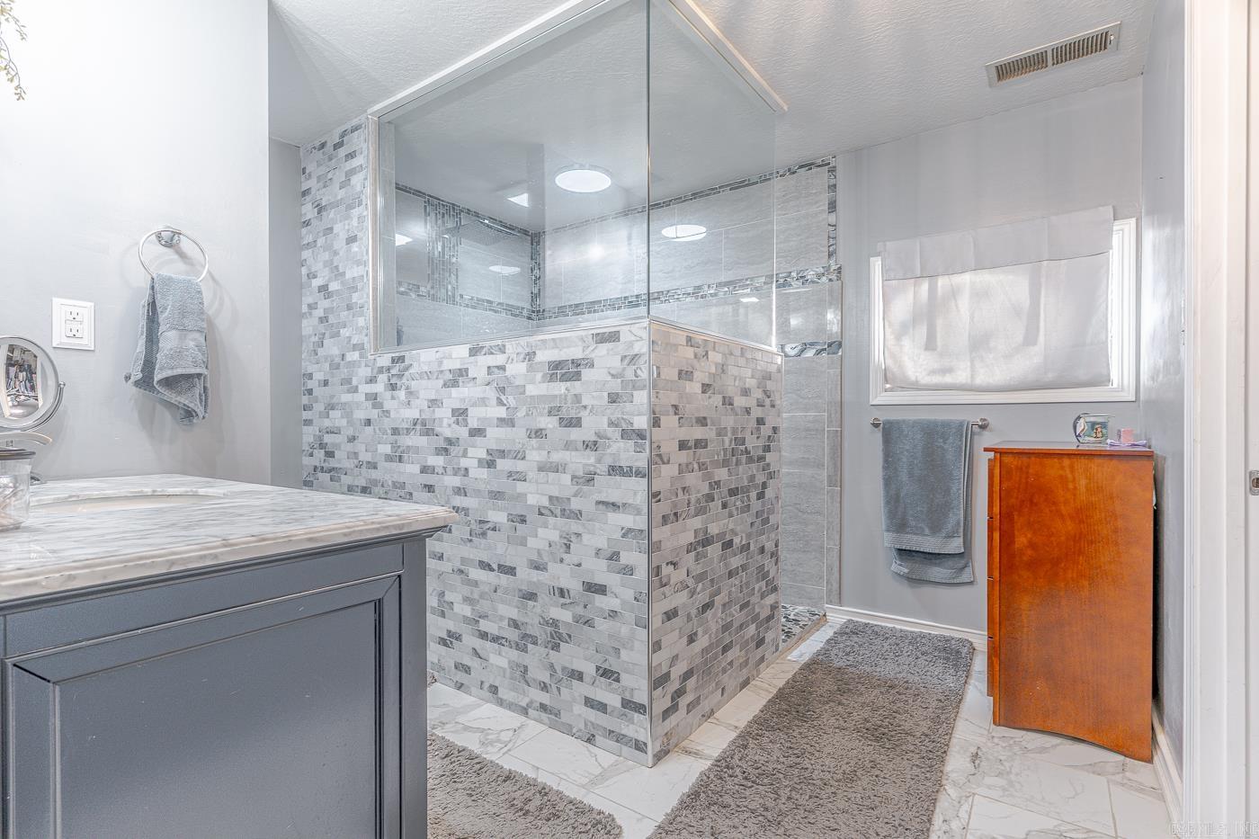 806 W Mueller St Paragould, AR 72450