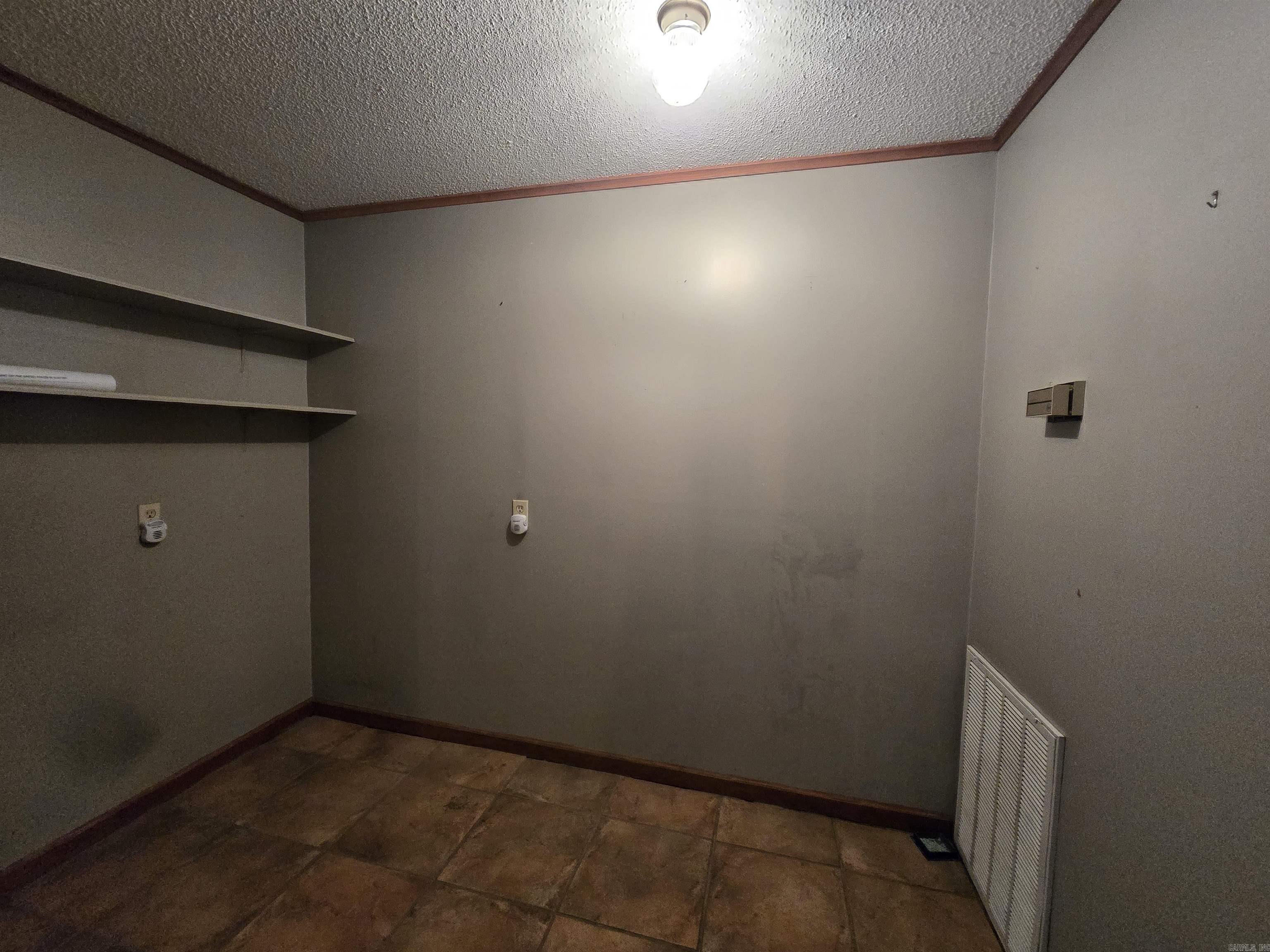 106 Honeysuckle  Helena, AR