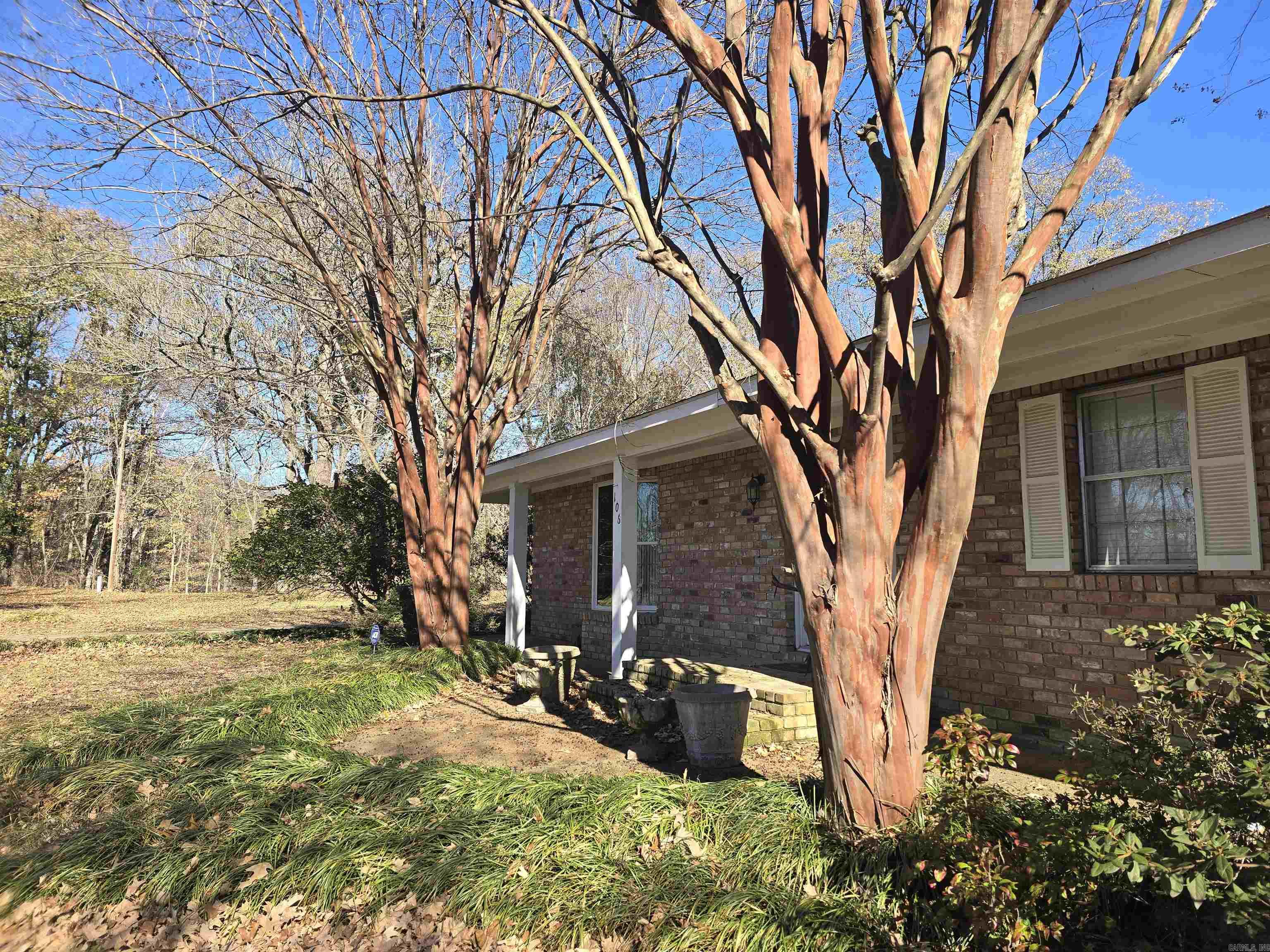 106 Honeysuckle  Helena, AR