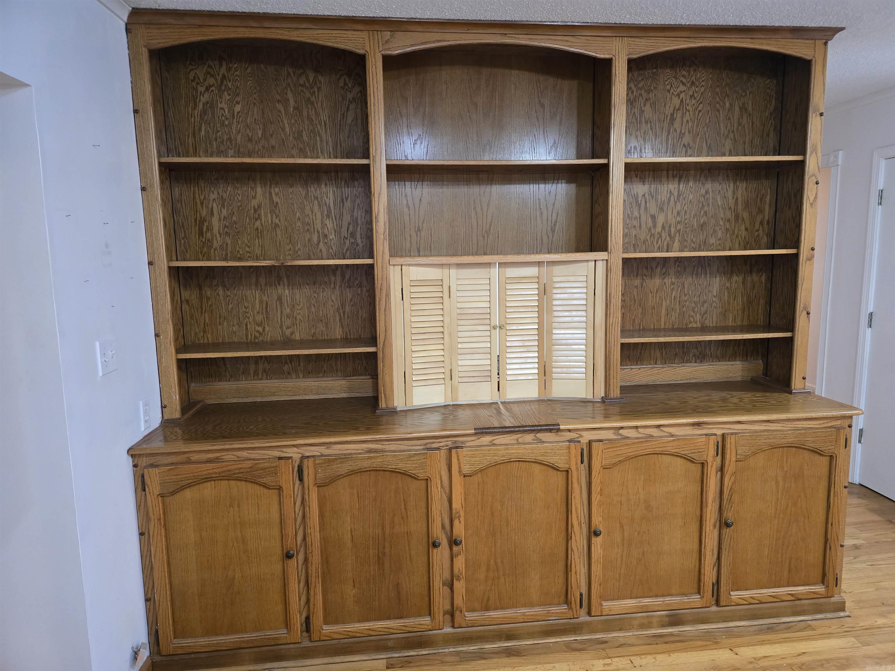 106 Honeysuckle  Helena, AR