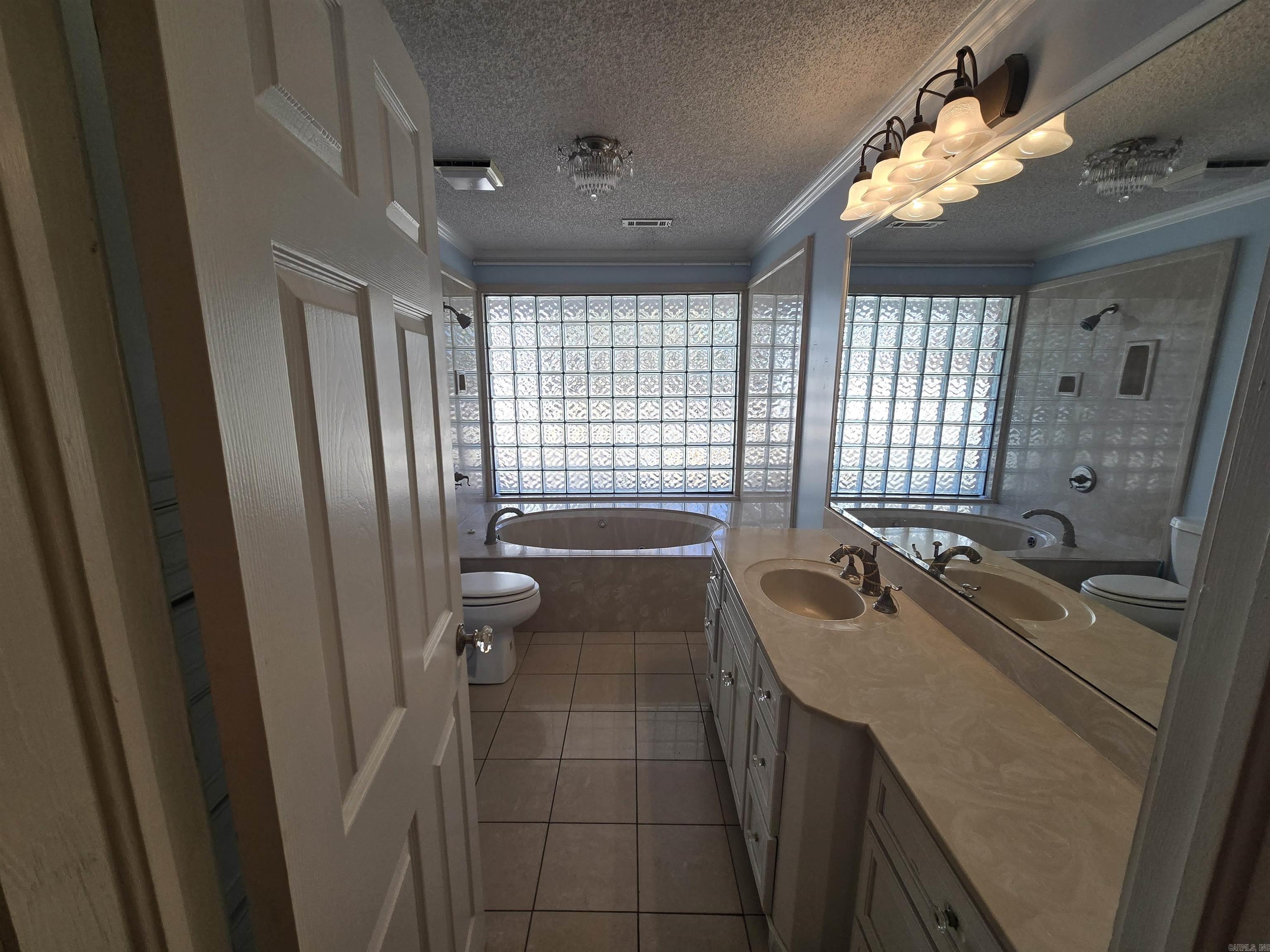 106 Honeysuckle  Helena, AR