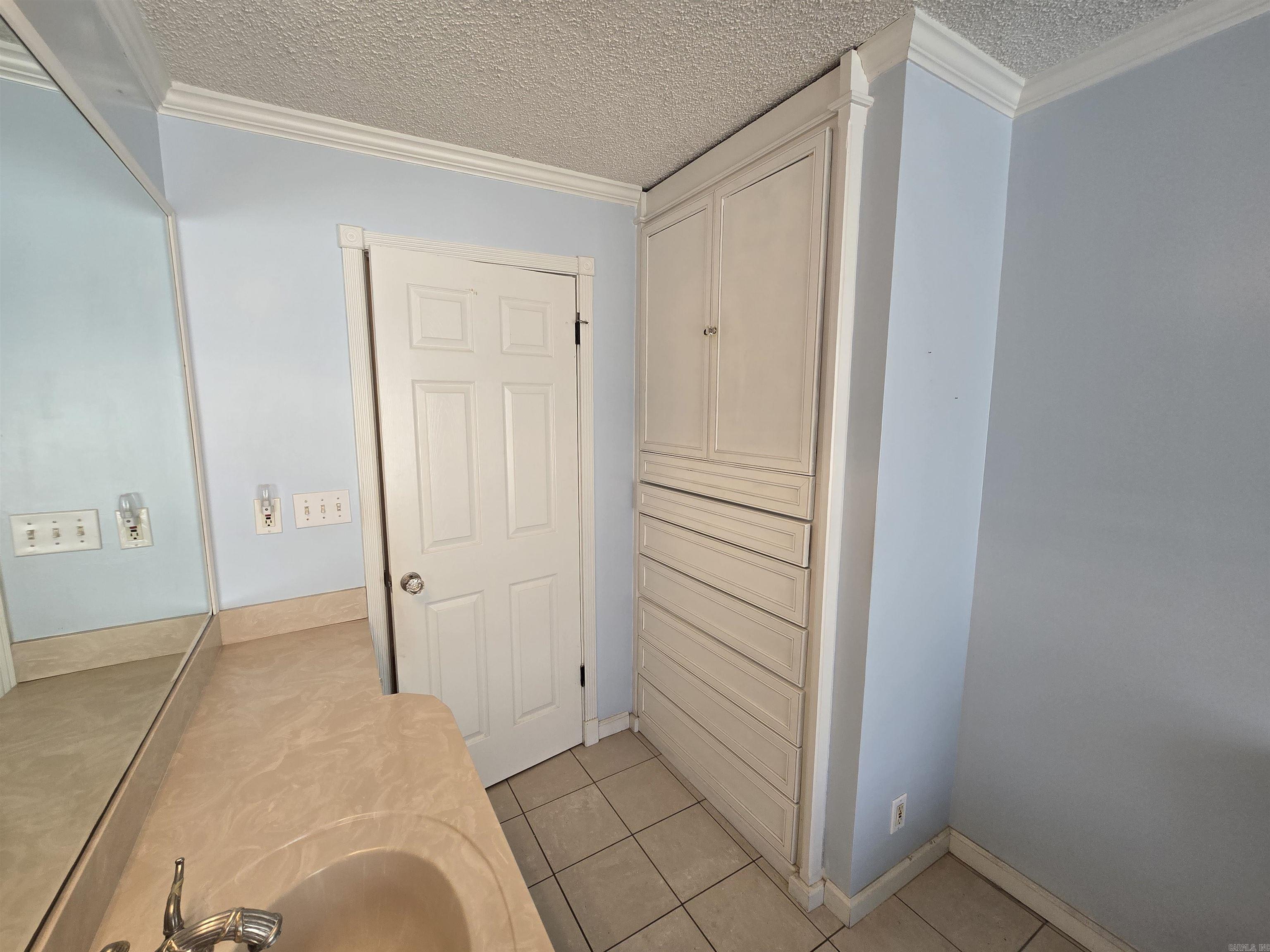 106 Honeysuckle  Helena, AR