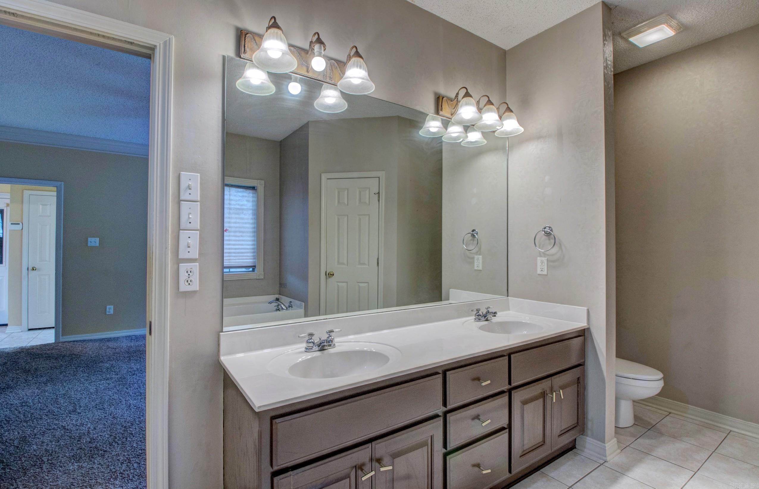 12 Westfield Dr Little Rock, AR 72210-0000