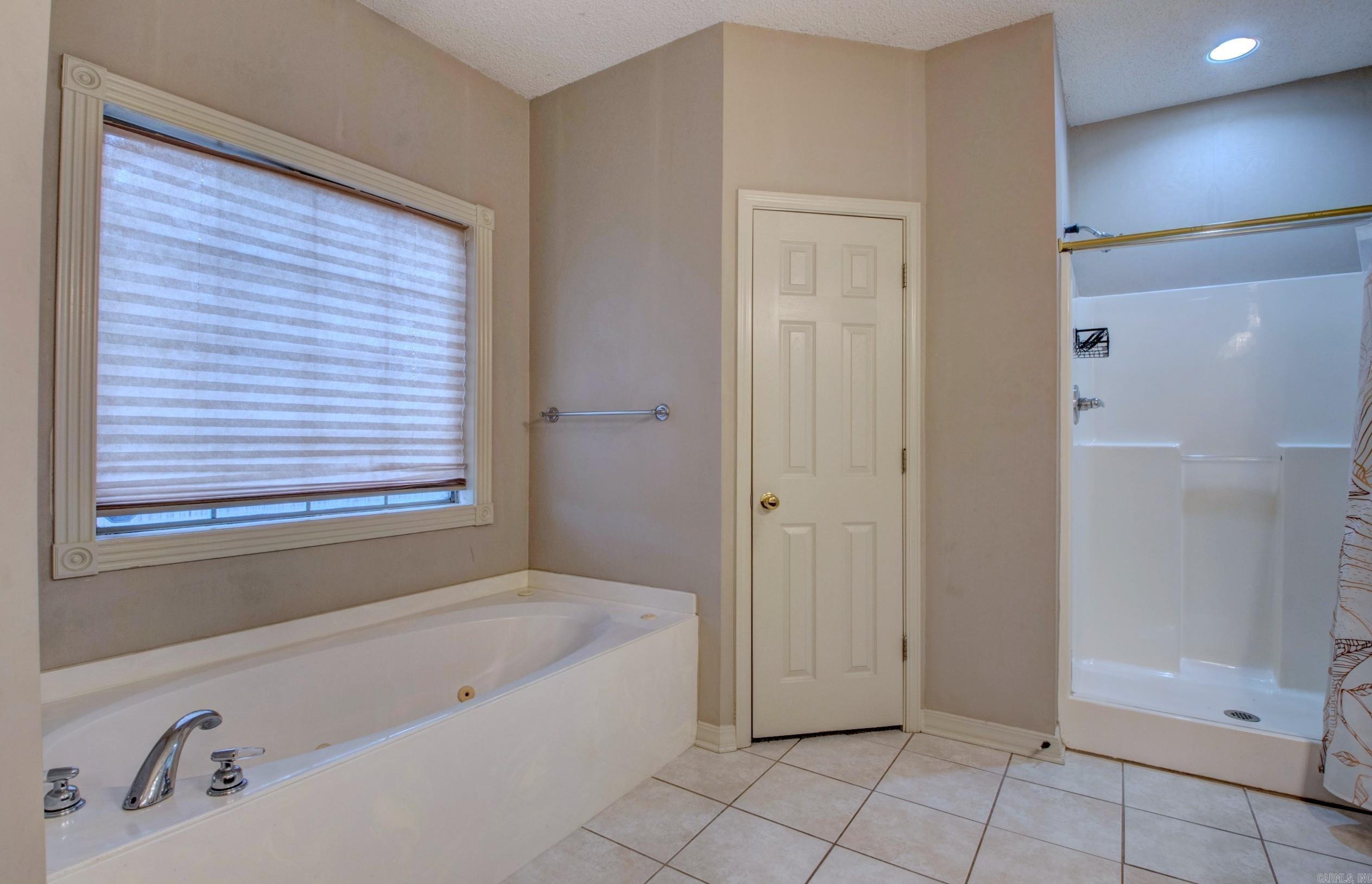 12 Westfield Dr Little Rock, AR 72210-0000