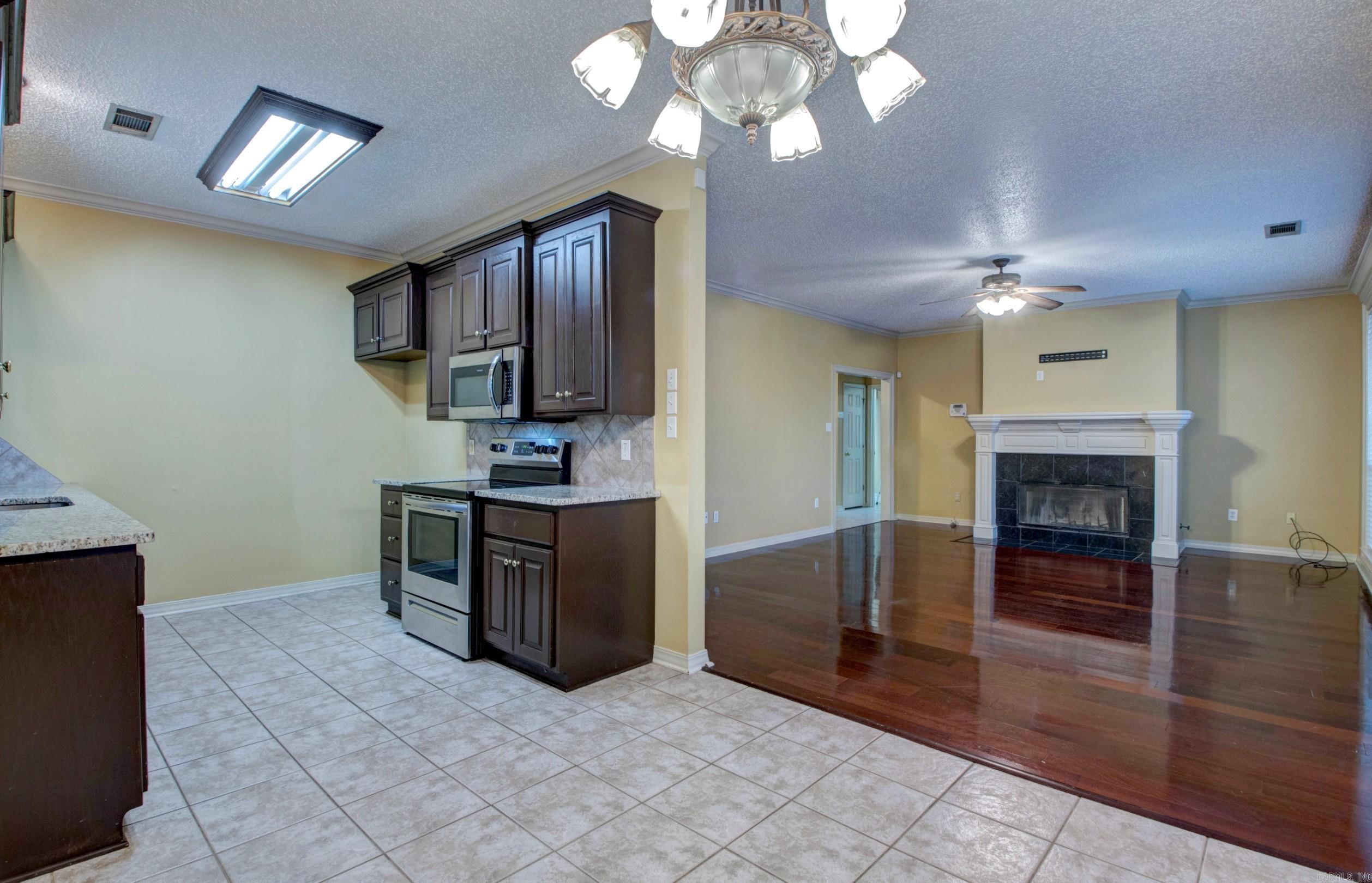 12 Westfield Dr Little Rock, AR 72210-0000