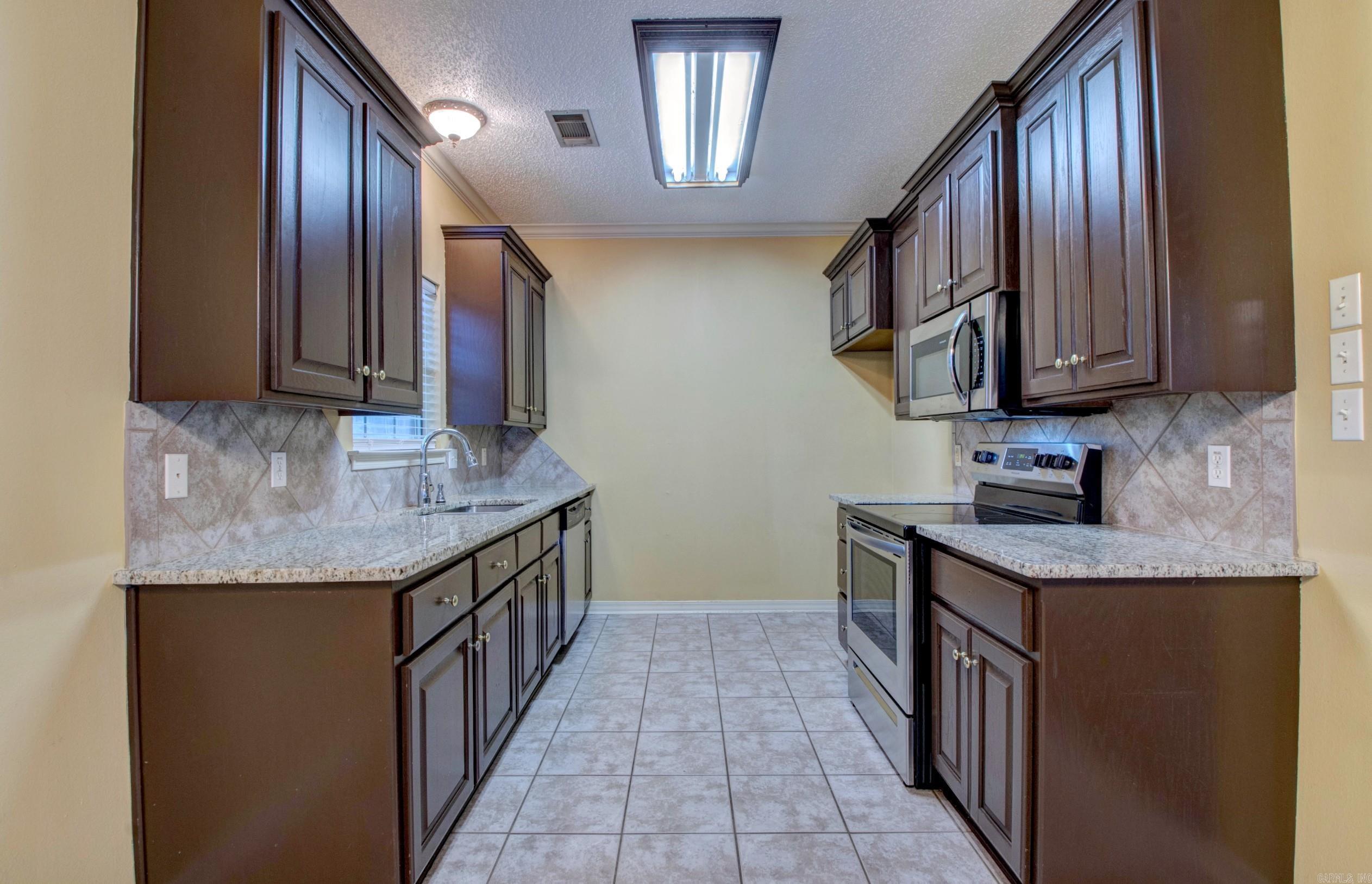 12 Westfield Dr Little Rock, AR 72210-0000