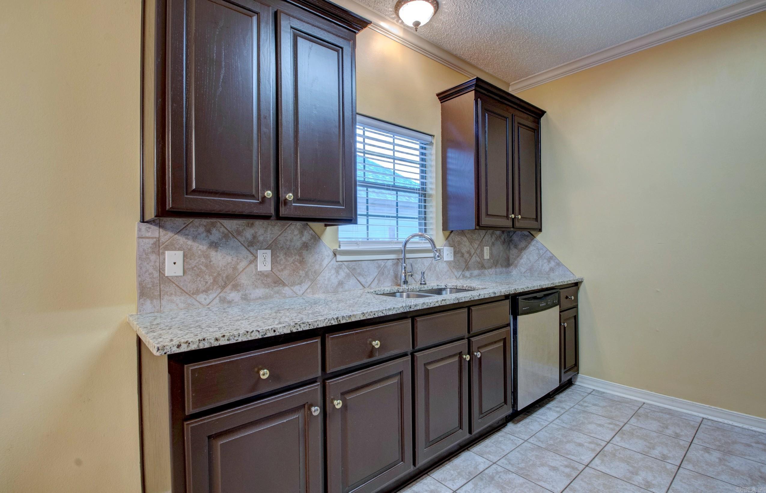 12 Westfield Dr Little Rock, AR 72210-0000