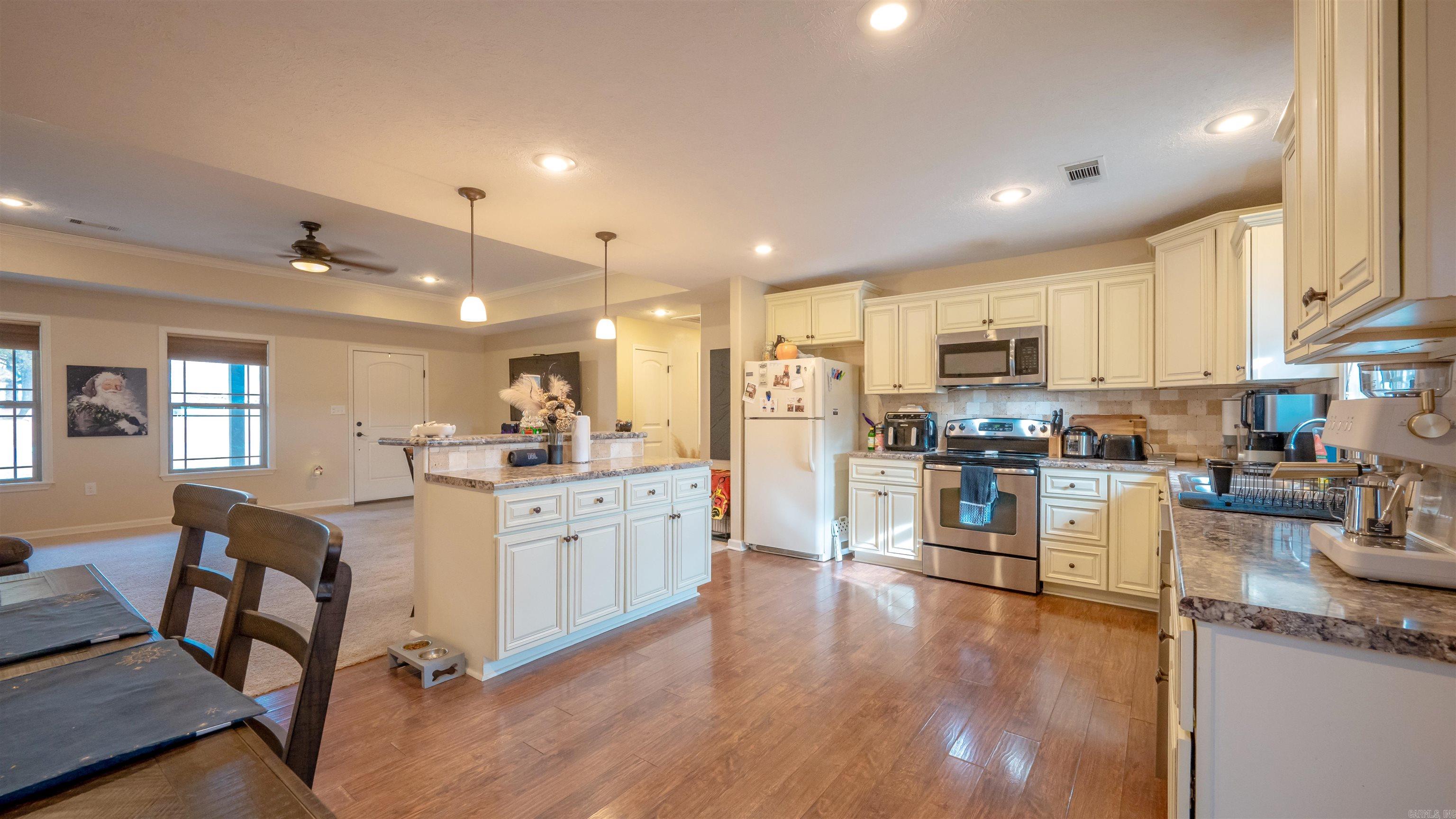 1329 W Union Street Bald Knob, AR 72010