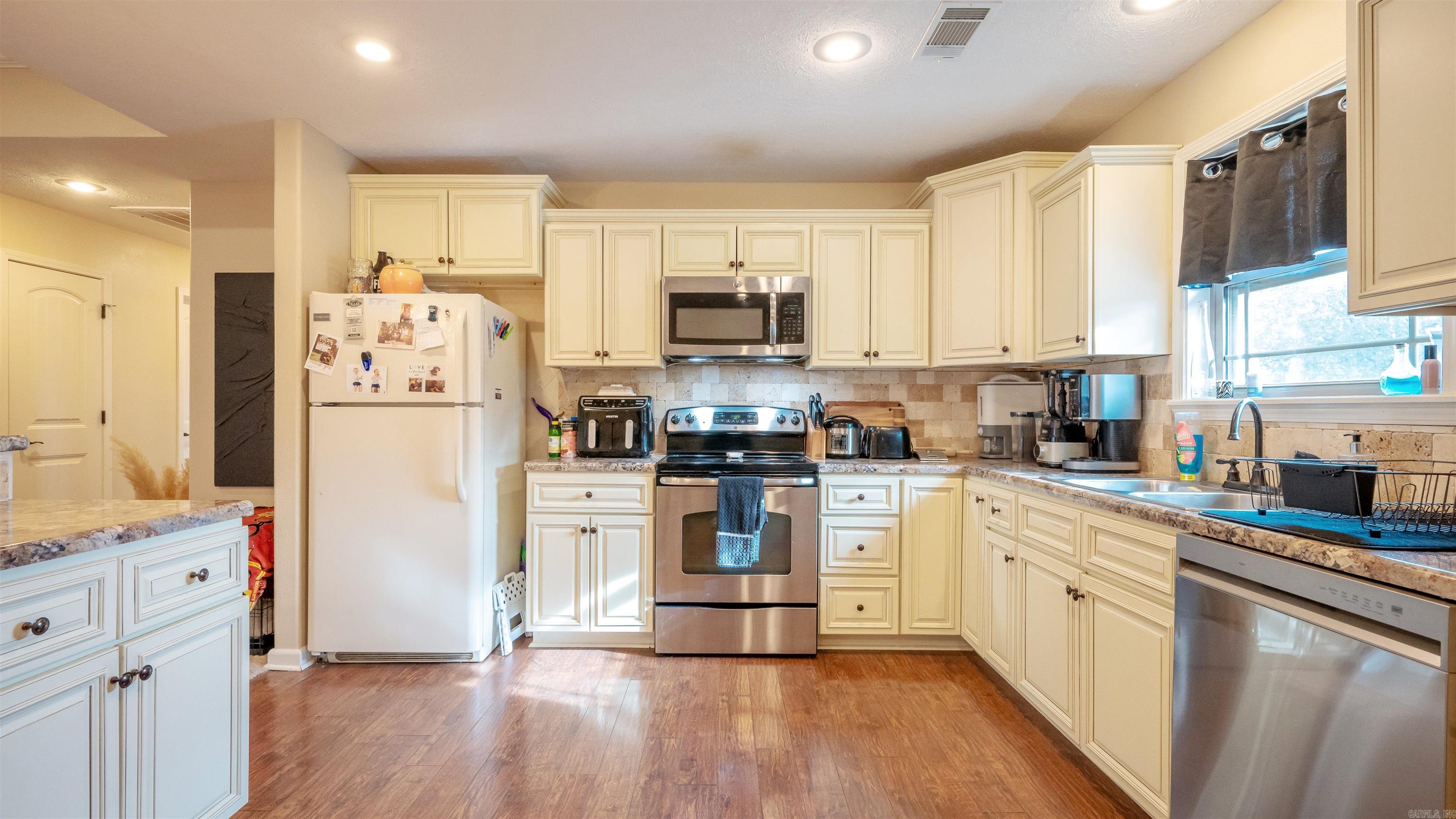 1329 W Union Street Bald Knob, AR 72010