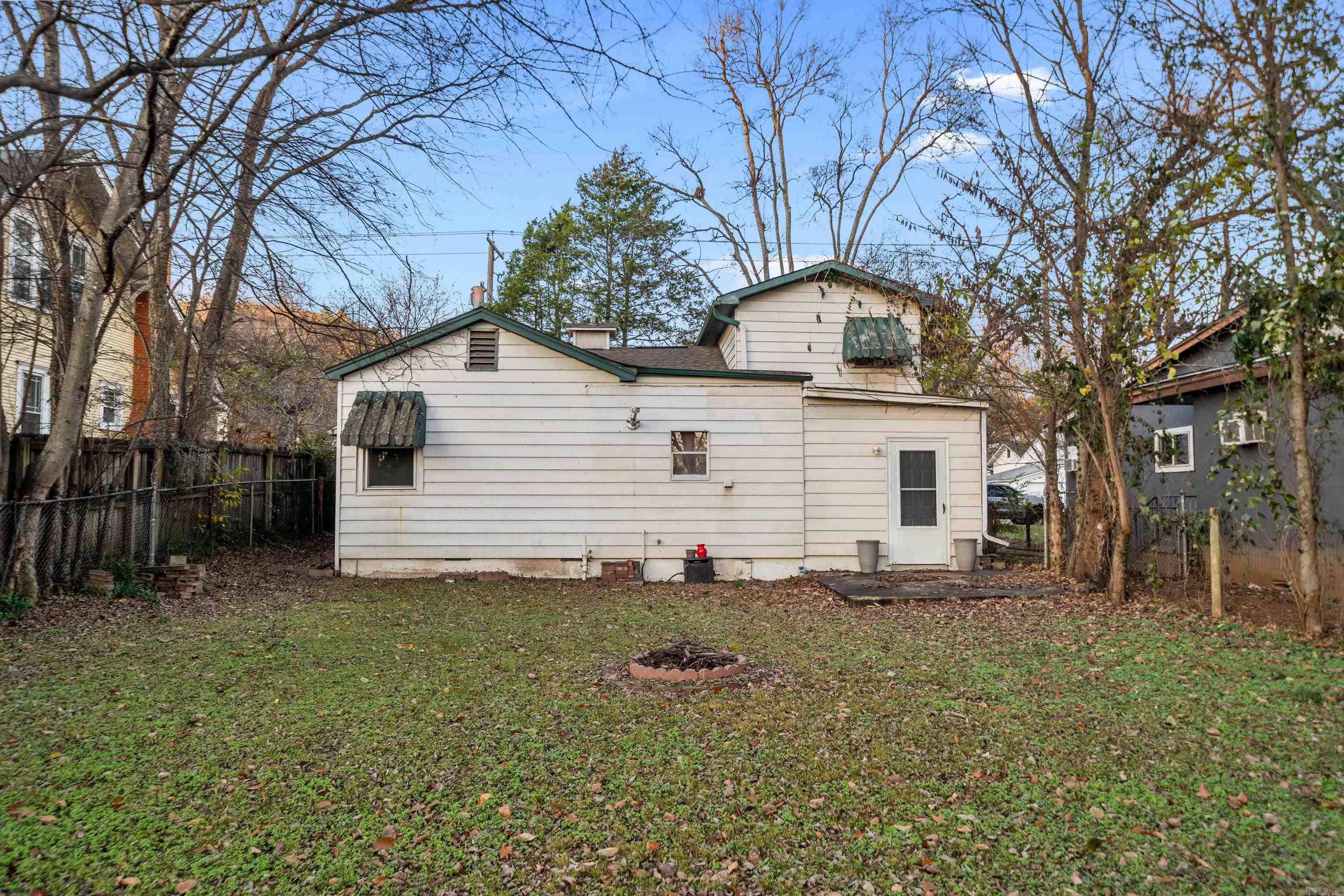 907 Garland Ave  Hot Springs, AR