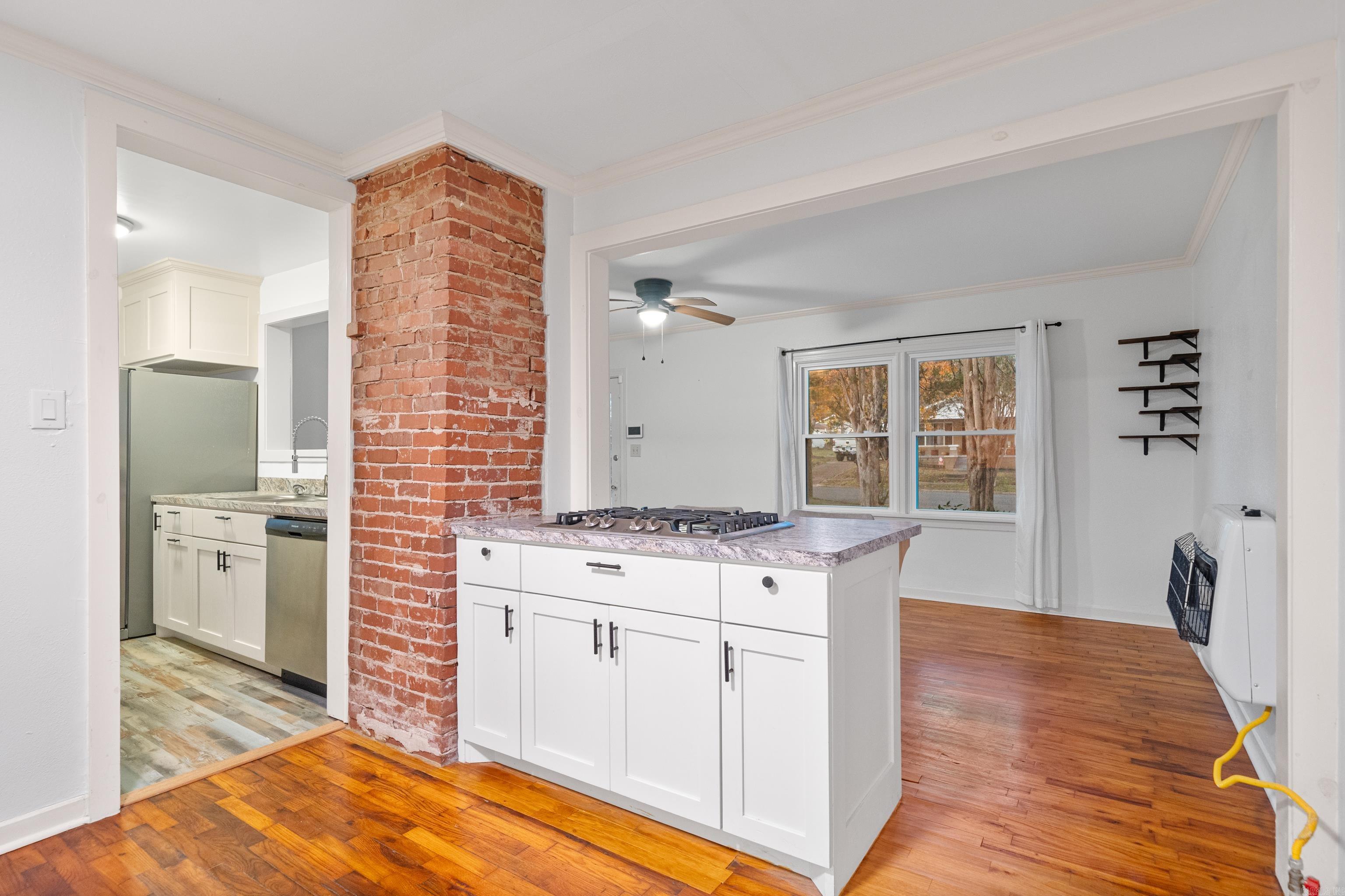 907 Garland Ave  Hot Springs, AR