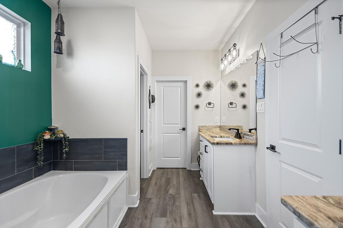 2017 KAYSEN LN  Hensley, AR