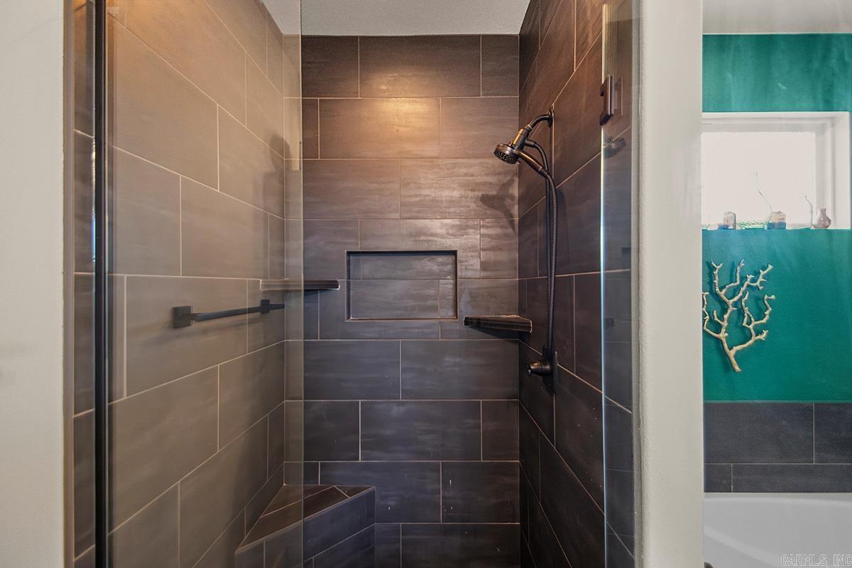 2017 KAYSEN LN  Hensley, AR