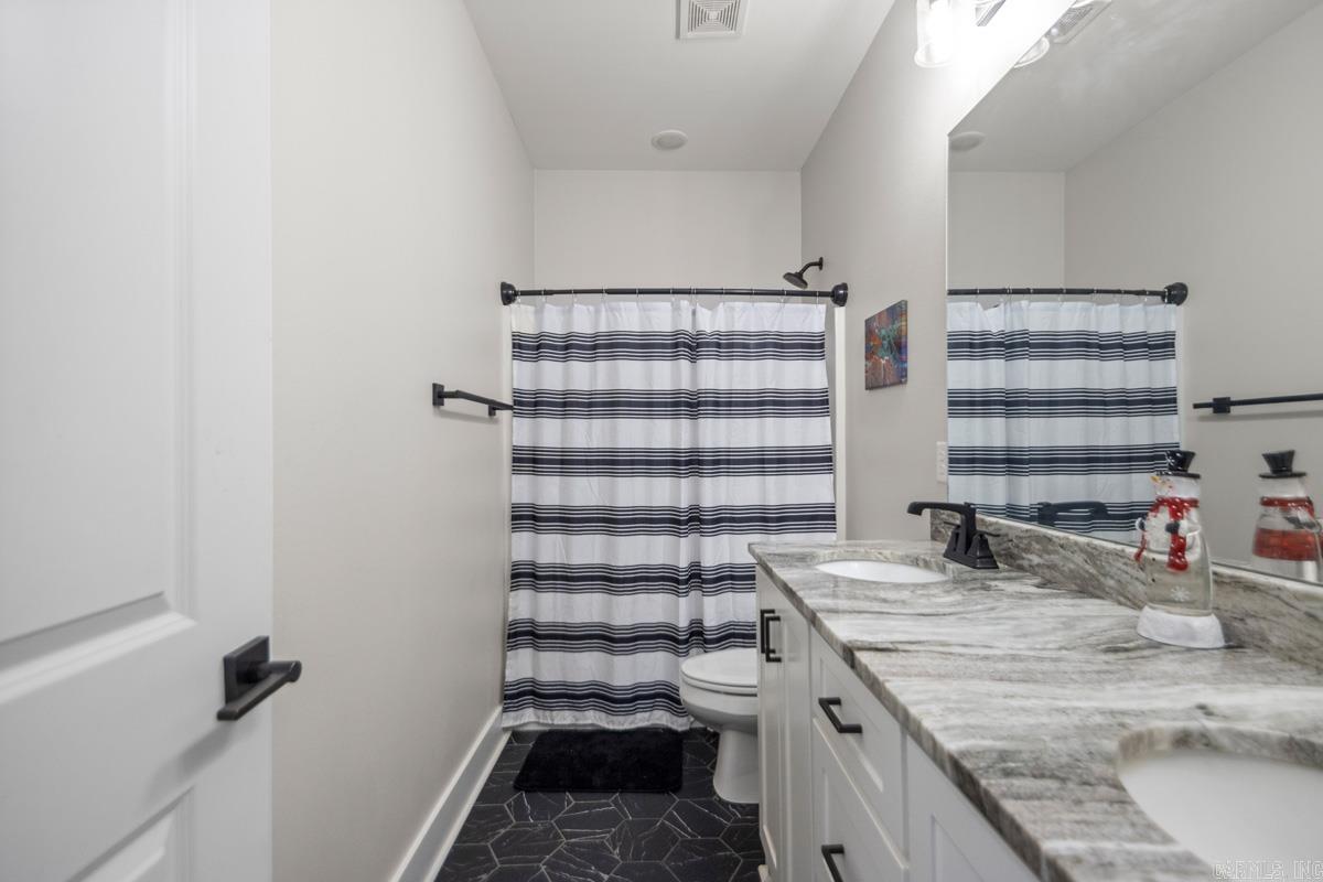 2017 KAYSEN LN  Hensley, AR