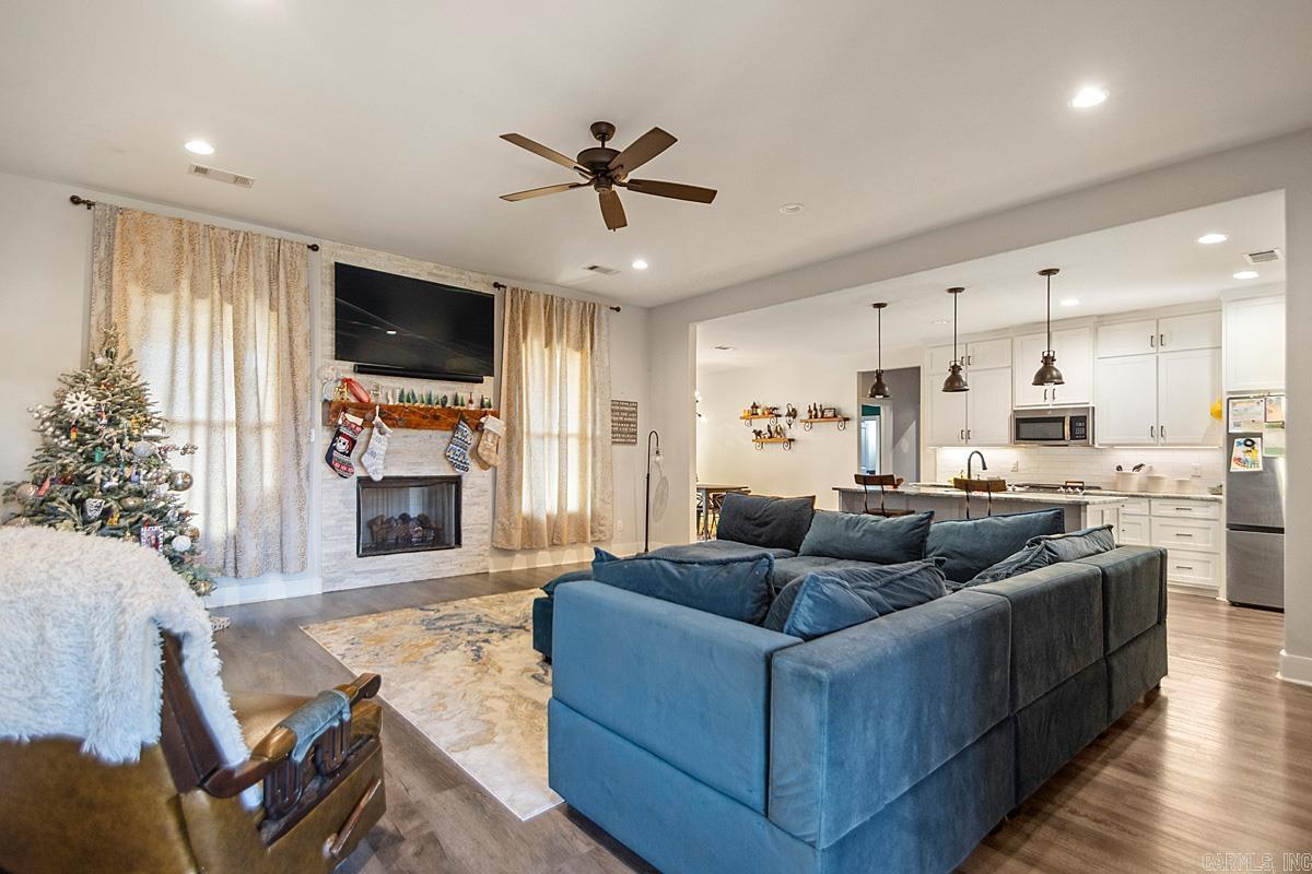 2017 KAYSEN LN  Hensley, AR