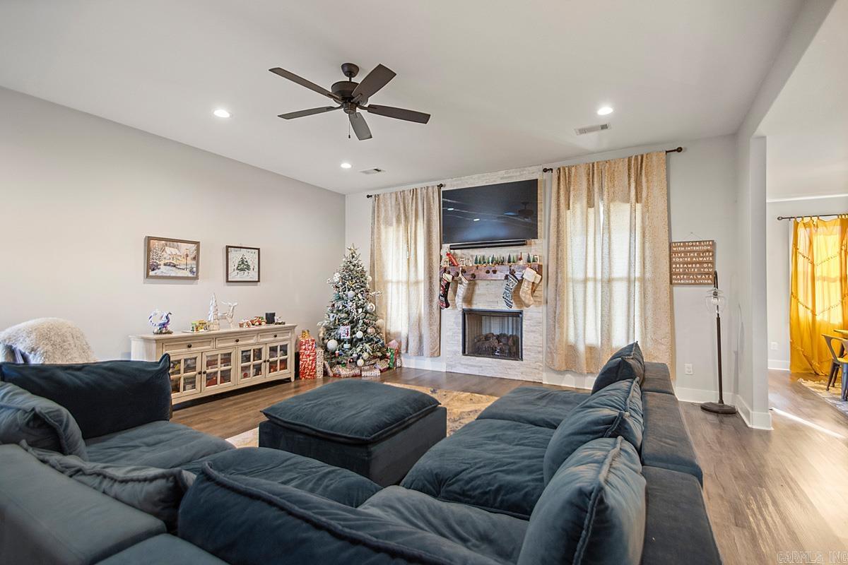 2017 KAYSEN LN  Hensley, AR