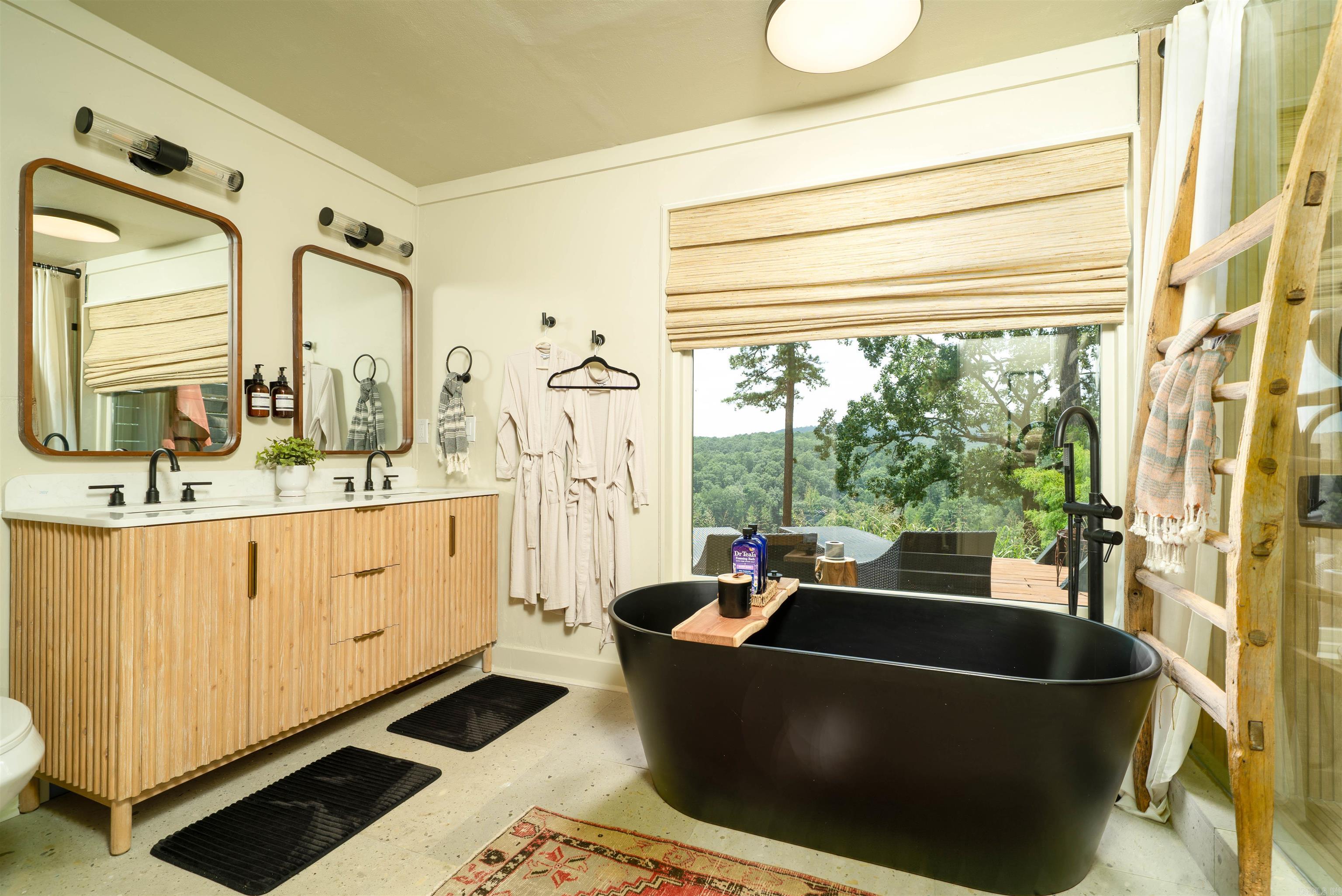 170 Lynn Creek Dr Fairfield Bay, AR 72088