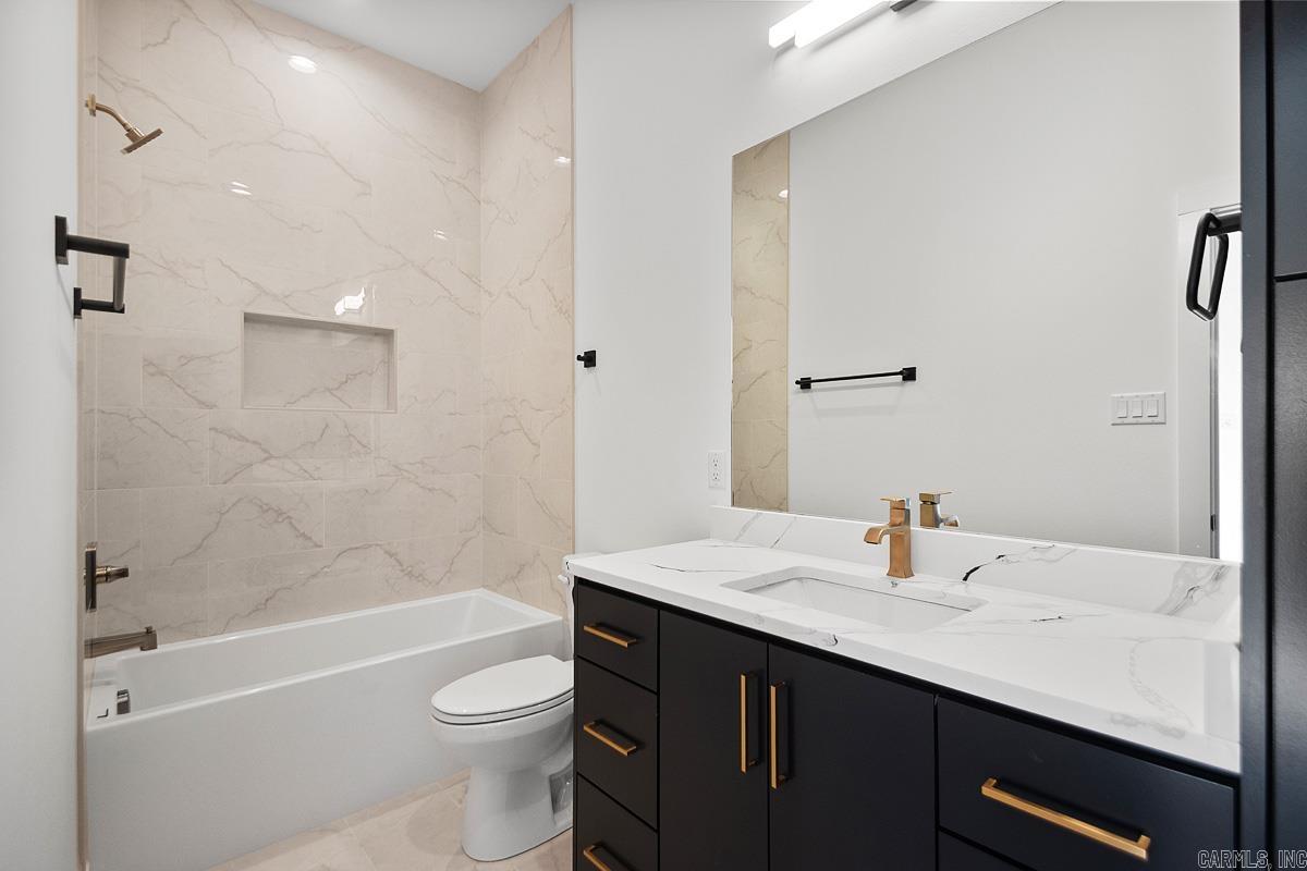 1015 Black Bass Court Jacksonville, AR 72076-2741