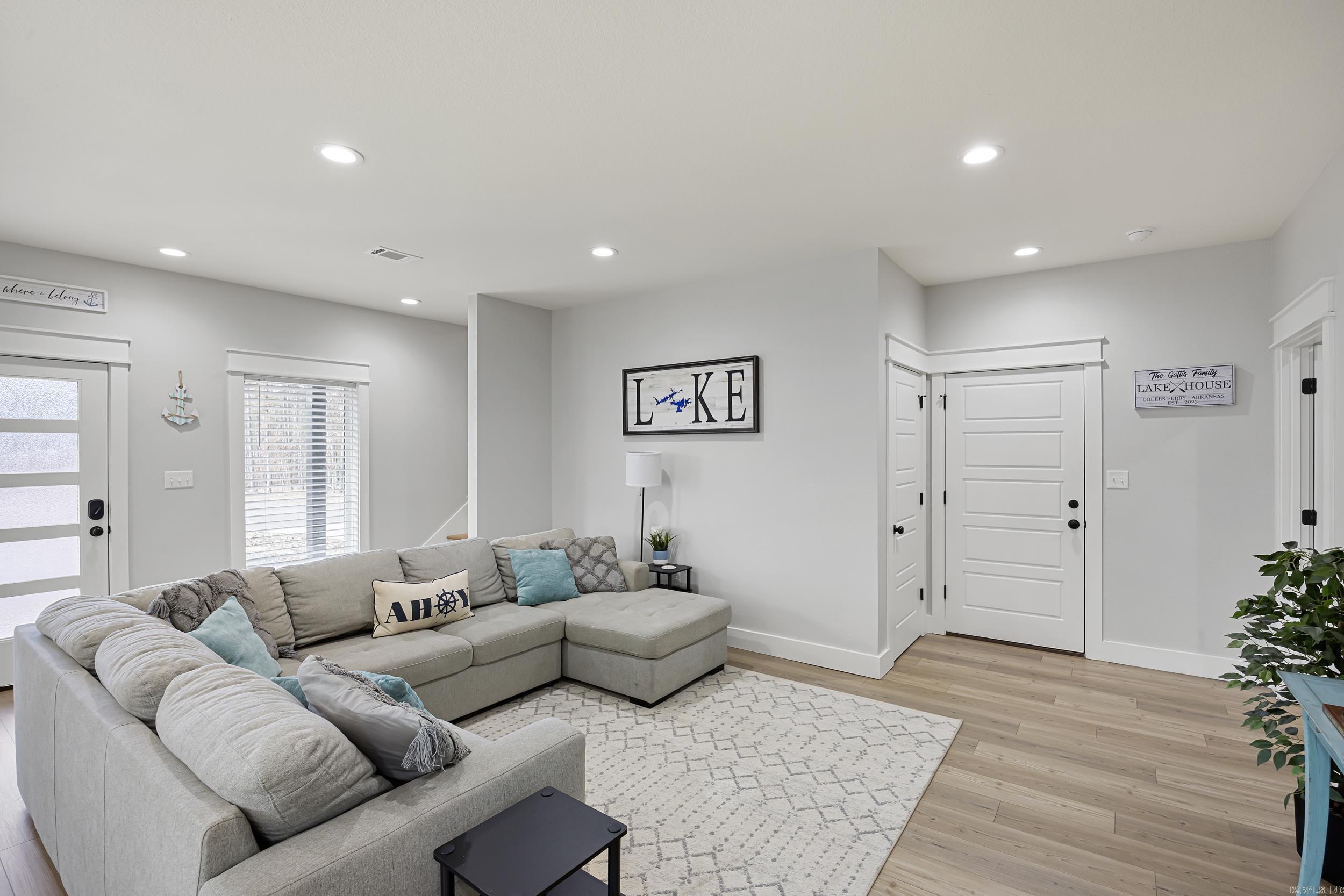 211 Woodland Shores Circle Clinton, AR 72031