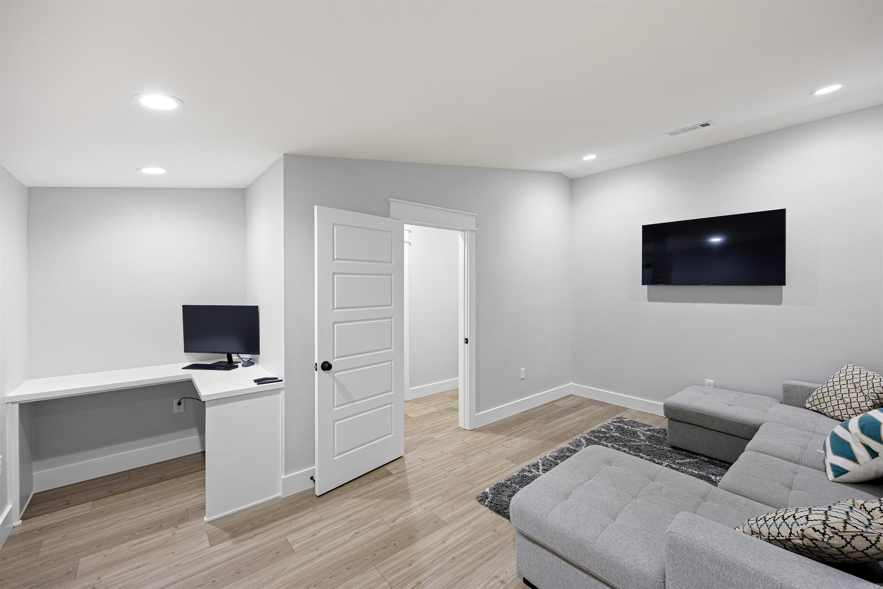 211 Woodland Shores Circle Clinton, AR 72031