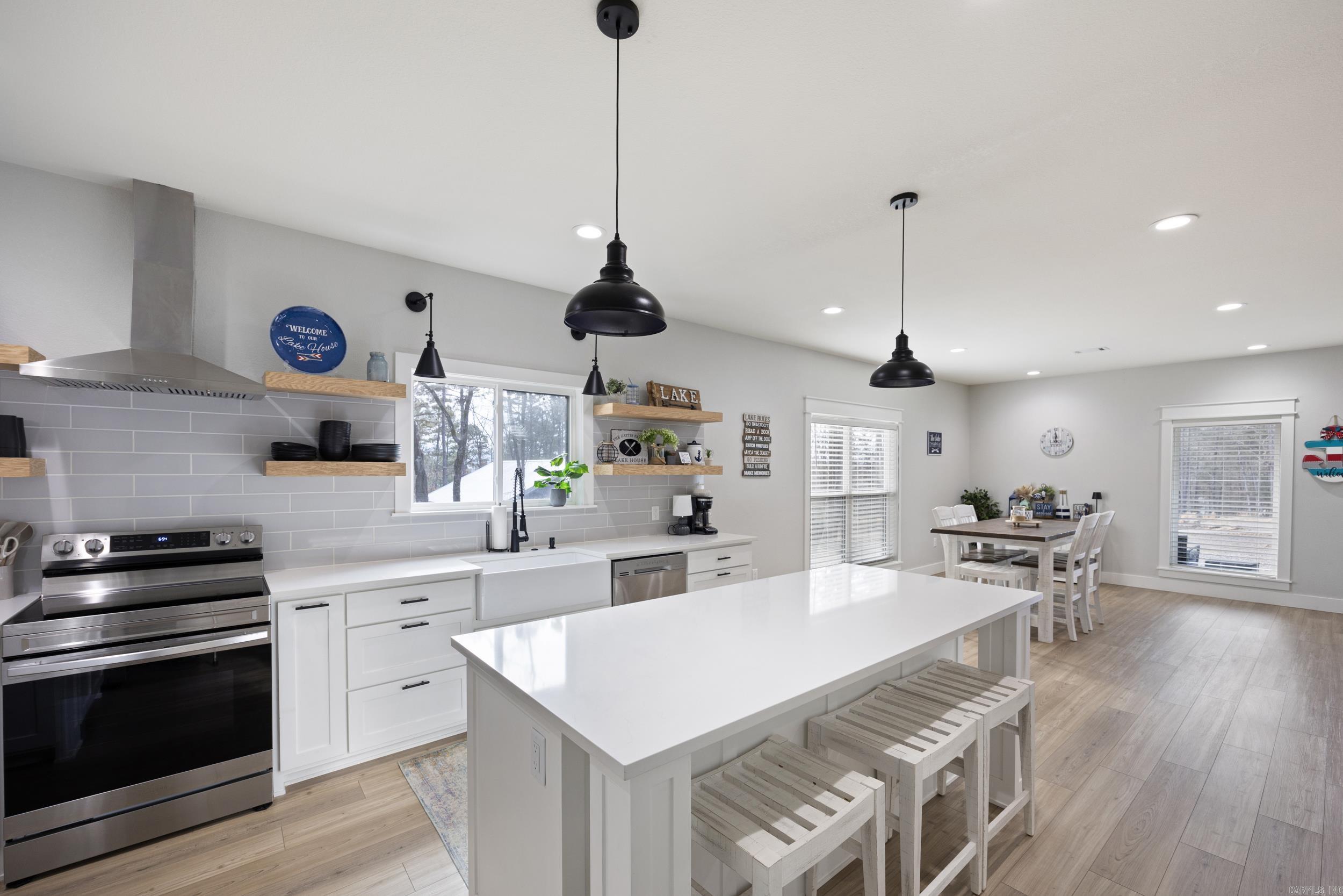 211 Woodland Shores Circle Clinton, AR 72031