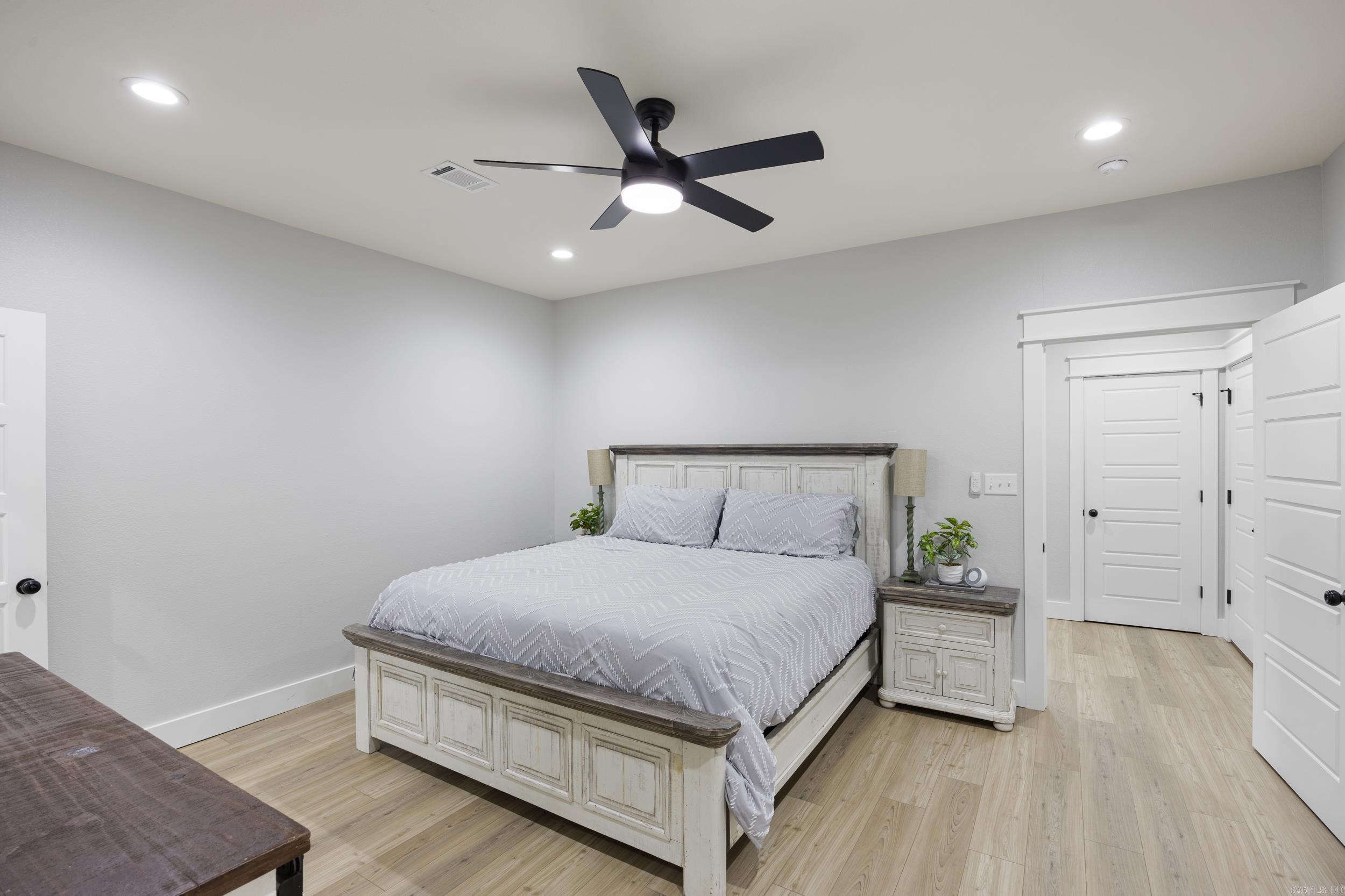 211 Woodland Shores Circle Clinton, AR 72031