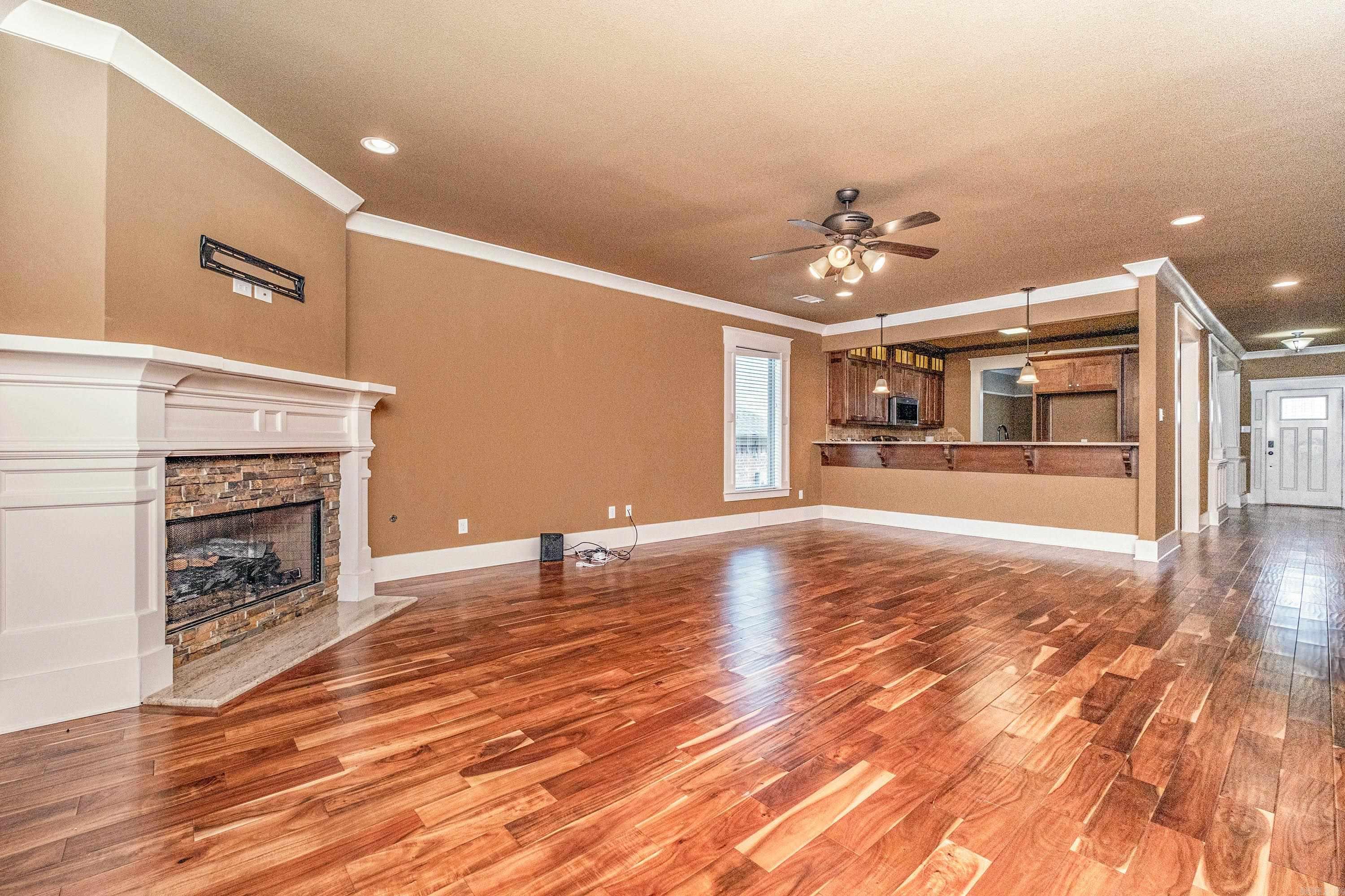 7413 Peach Blossom  Benton, AR