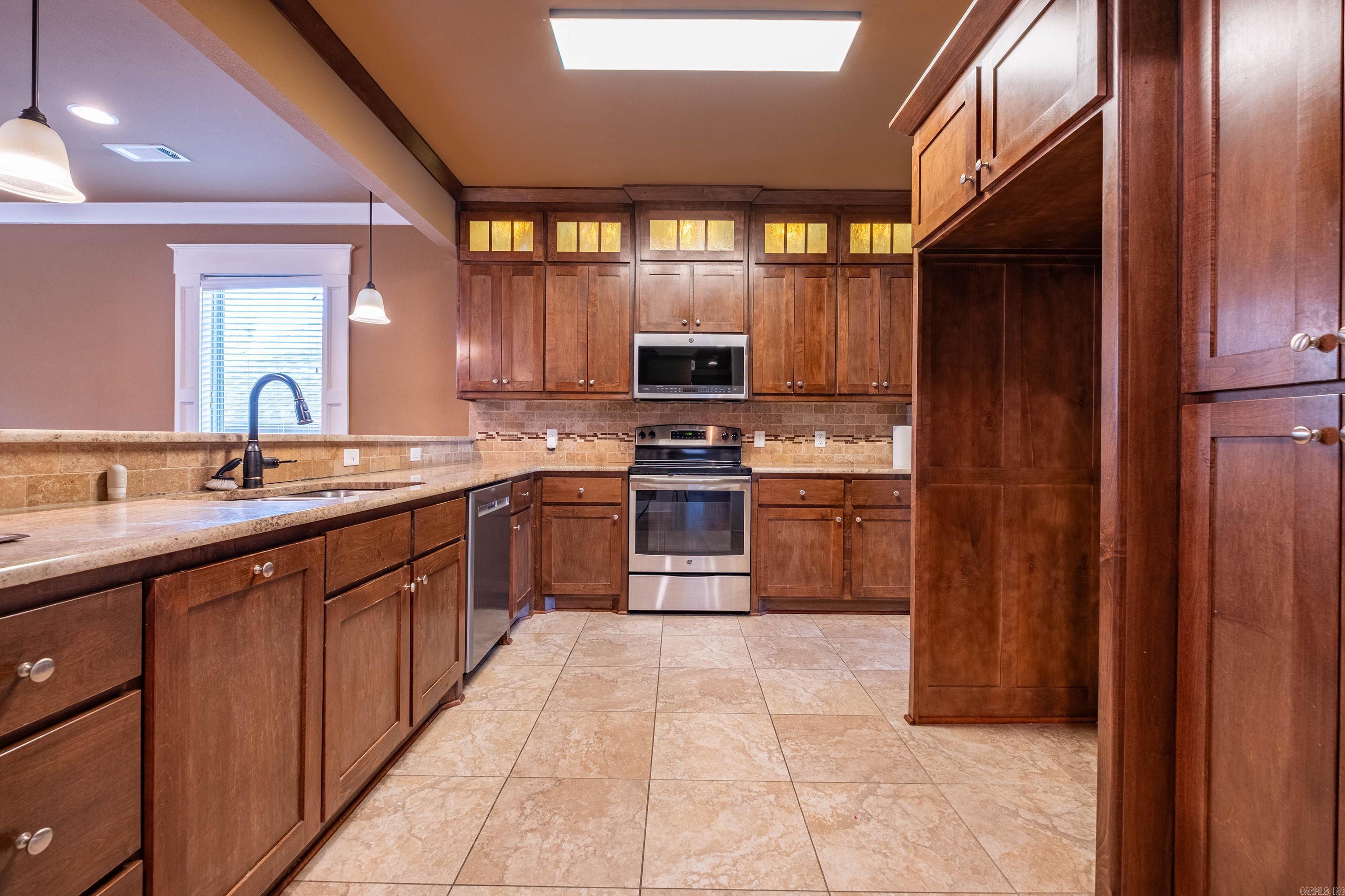 7413 Peach Blossom  Benton, AR