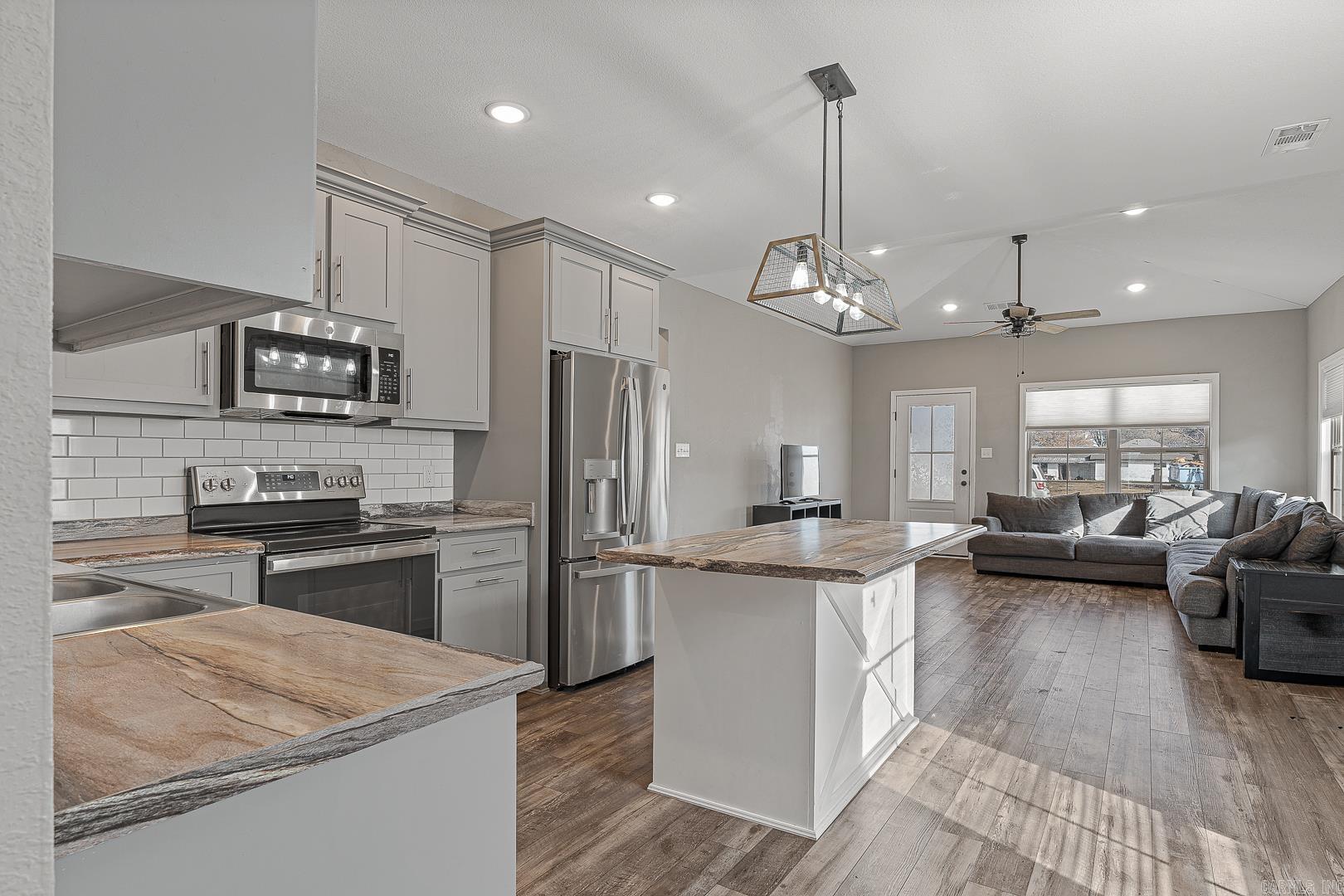 107 Larrison  Monett, AR