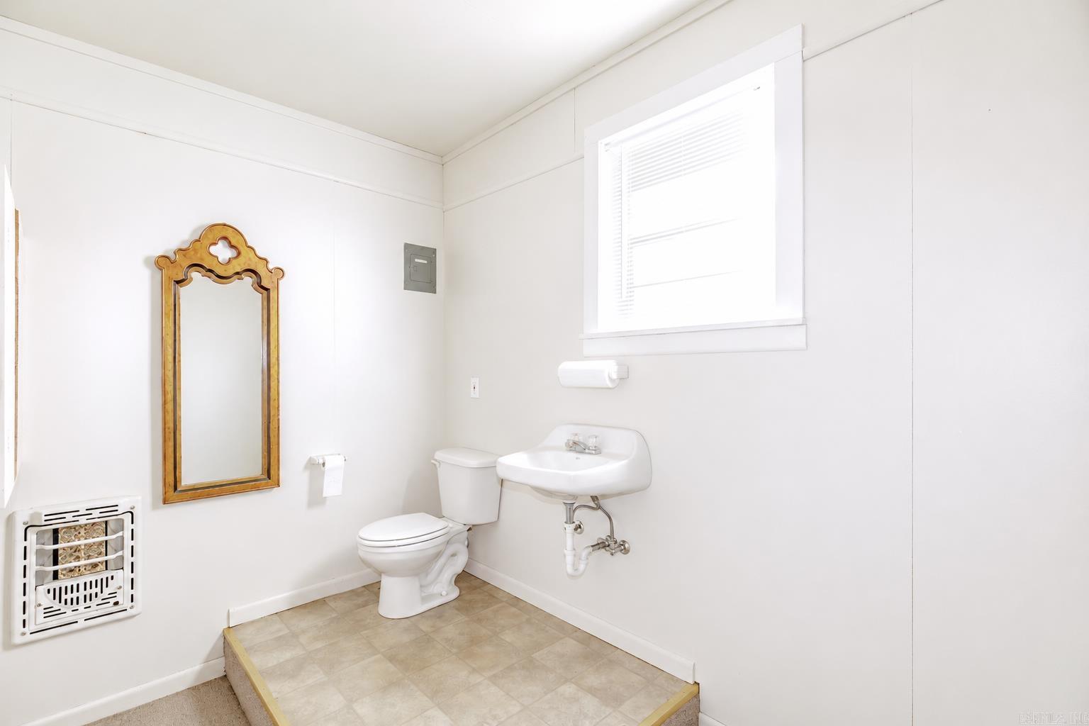 107 B  Perryville, AR