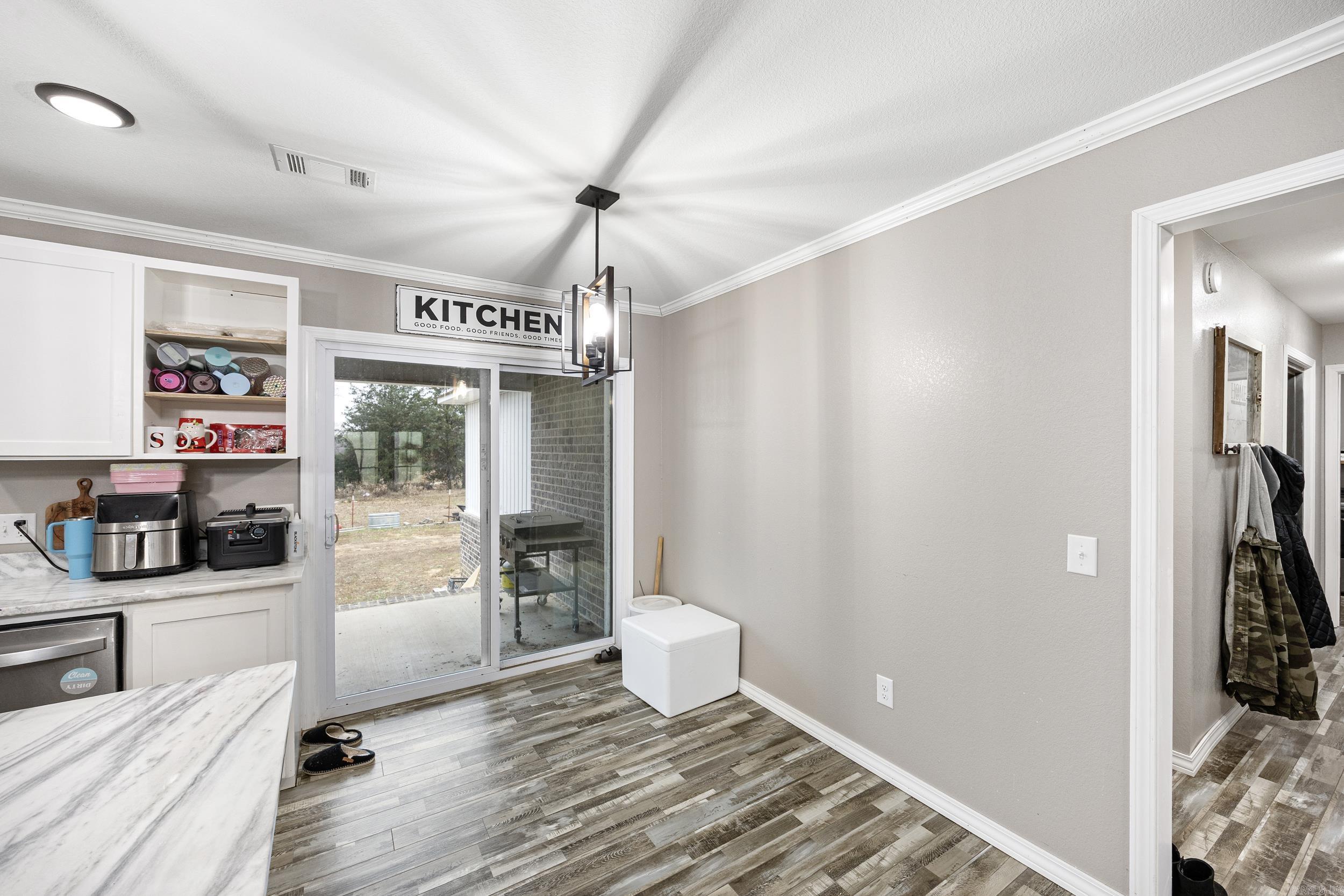 7799 Highway 352  Hartman, AR