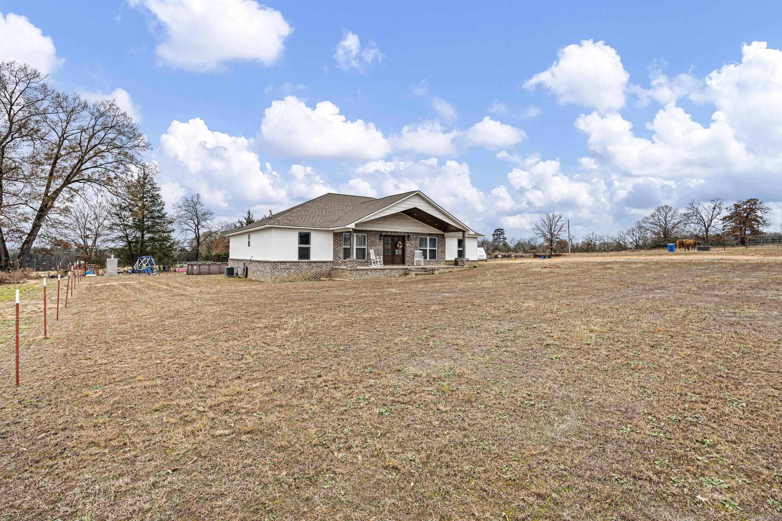 7799 Highway 352  Hartman, AR