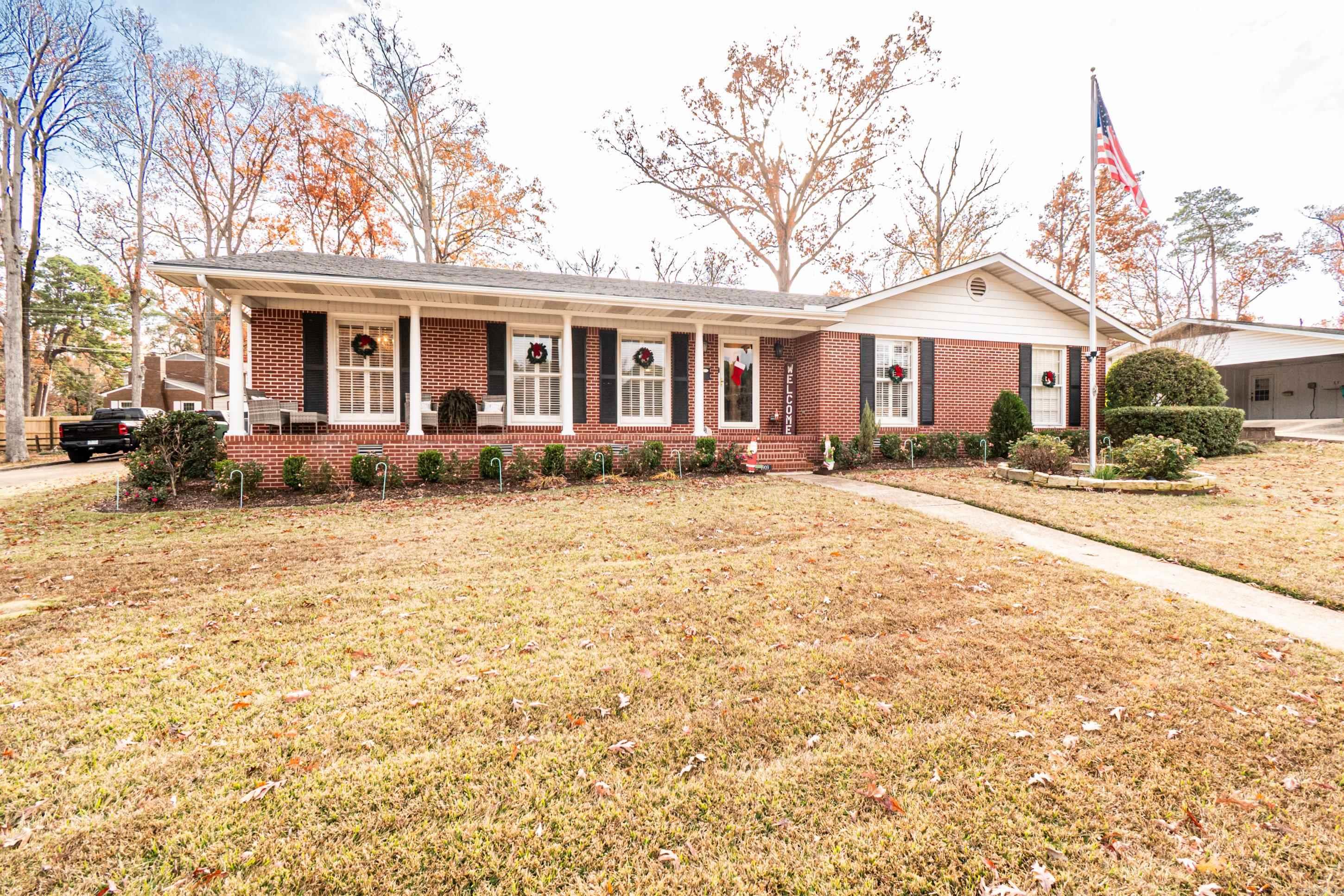 1909 W Oak St  El Dorado, AR